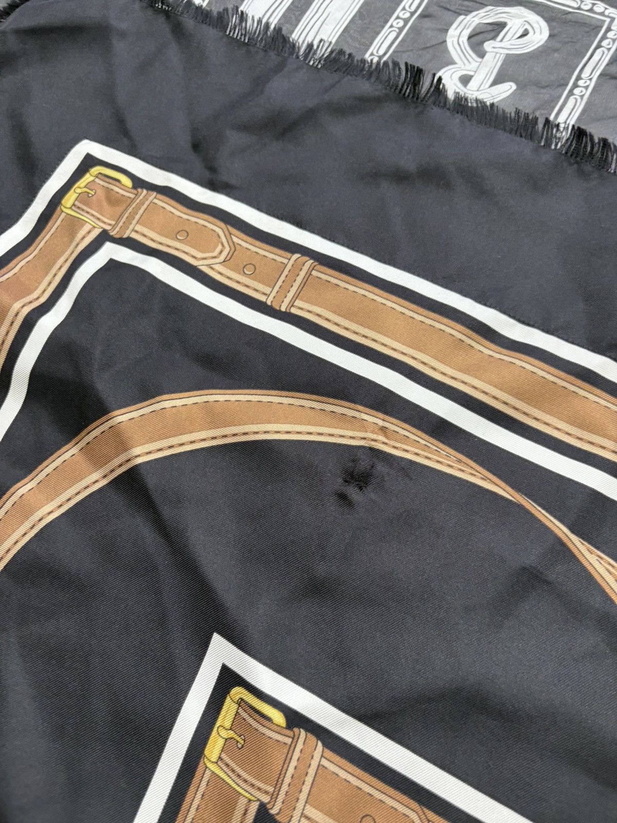 Burberry Vintage Burberrys Silk Scarf Two Lovers Belt Print Flaws 90s Size ONE SIZE - 10 Thumbnail