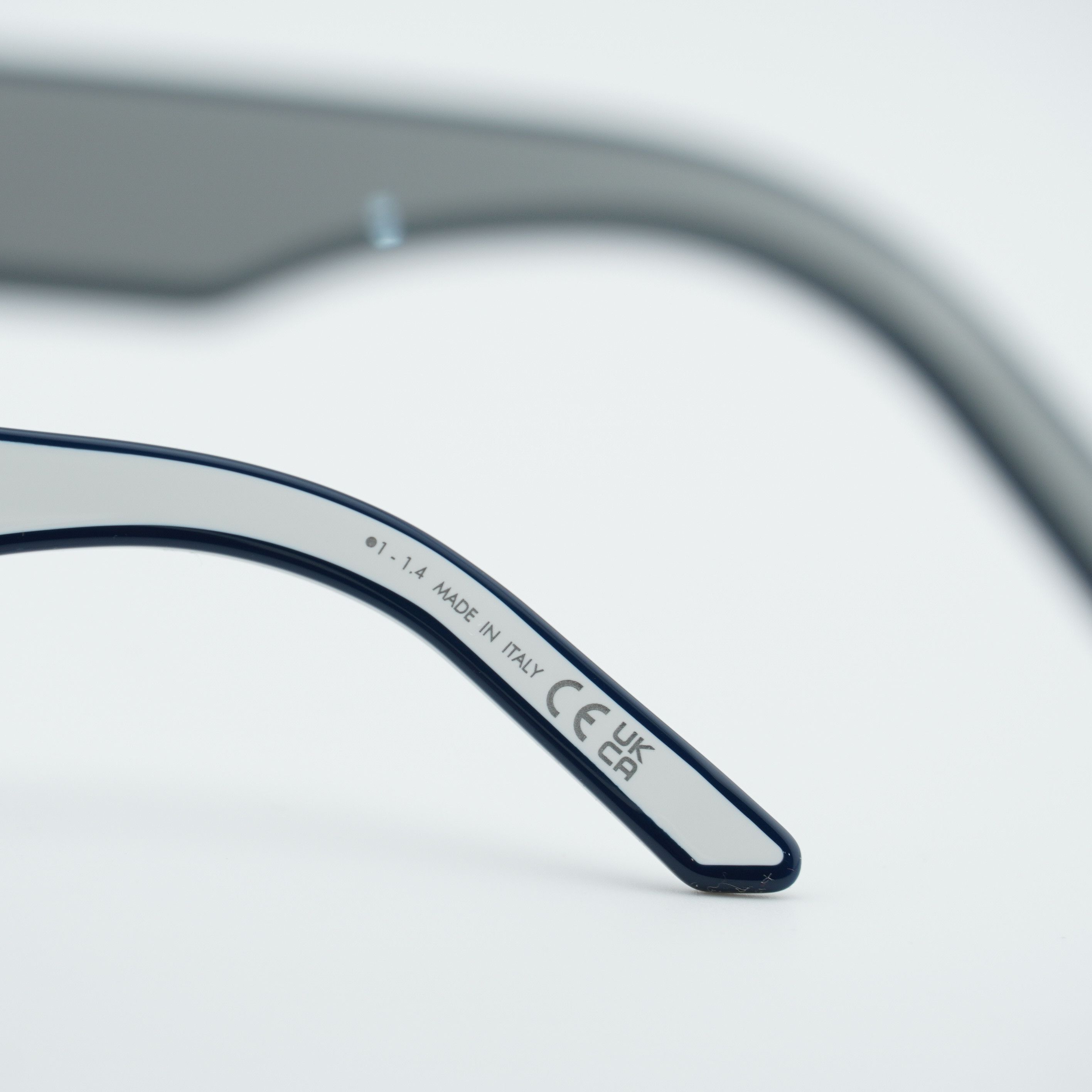 Dior Dior DIORPACIFIC B3U 30B0 Sunglasses Blue Shield Frame Size ONE SIZE - 11 Thumbnail