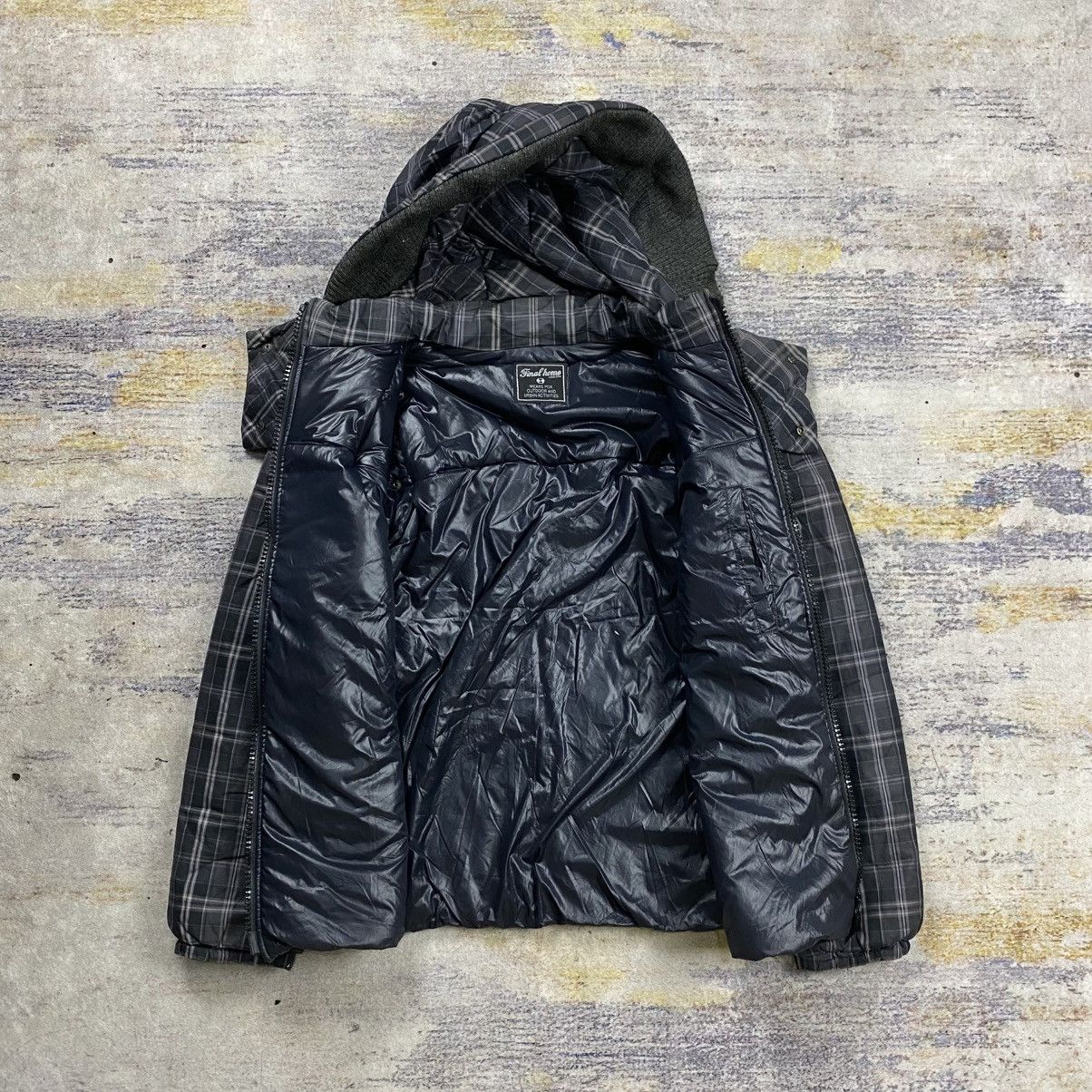 Final Home Final home 2 way plaid puffer jacket detachable hood Size US L / EU 52-54 / 3 - 10 Thumbnail