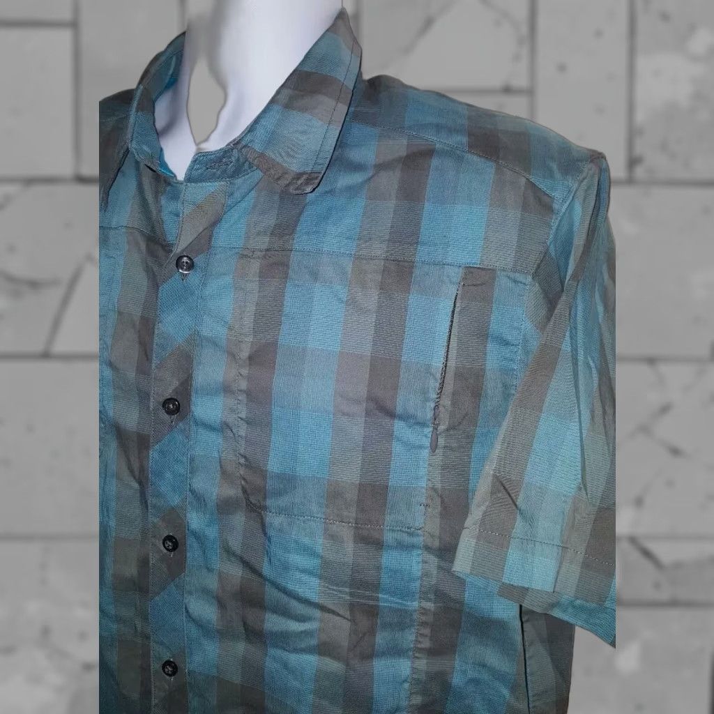 Arc'teryx ARC'TERYK Plaid Blue Gray Short Sleeve Hiking Shirt L Mens Blue Grays Button-Up Shirt Mens L Blue Plaid Hiking Shirt Size US L / EU 52-54 / 3 - 1 Thumbnail
