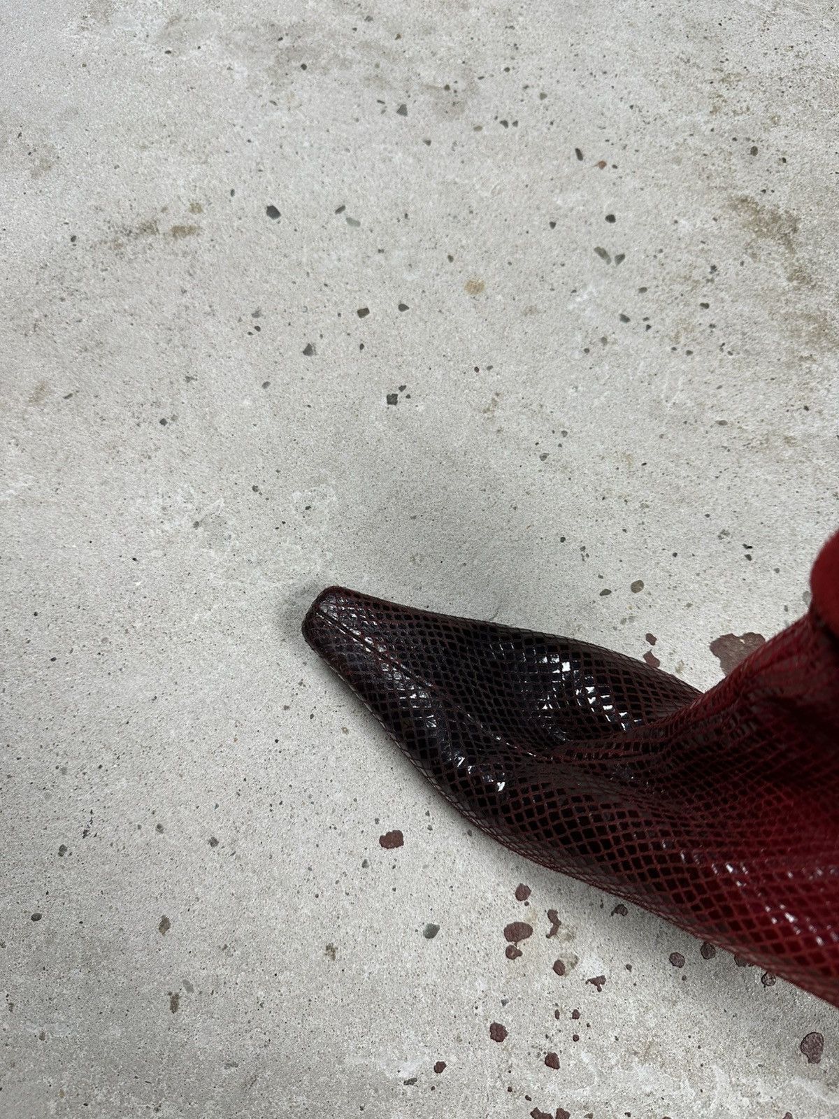 Stuart Weitzman Stuart Weitzman Snakeskin Gradient Red Apollo Botties High Size US 7.5 / IT 37.5 - 14 Thumbnail