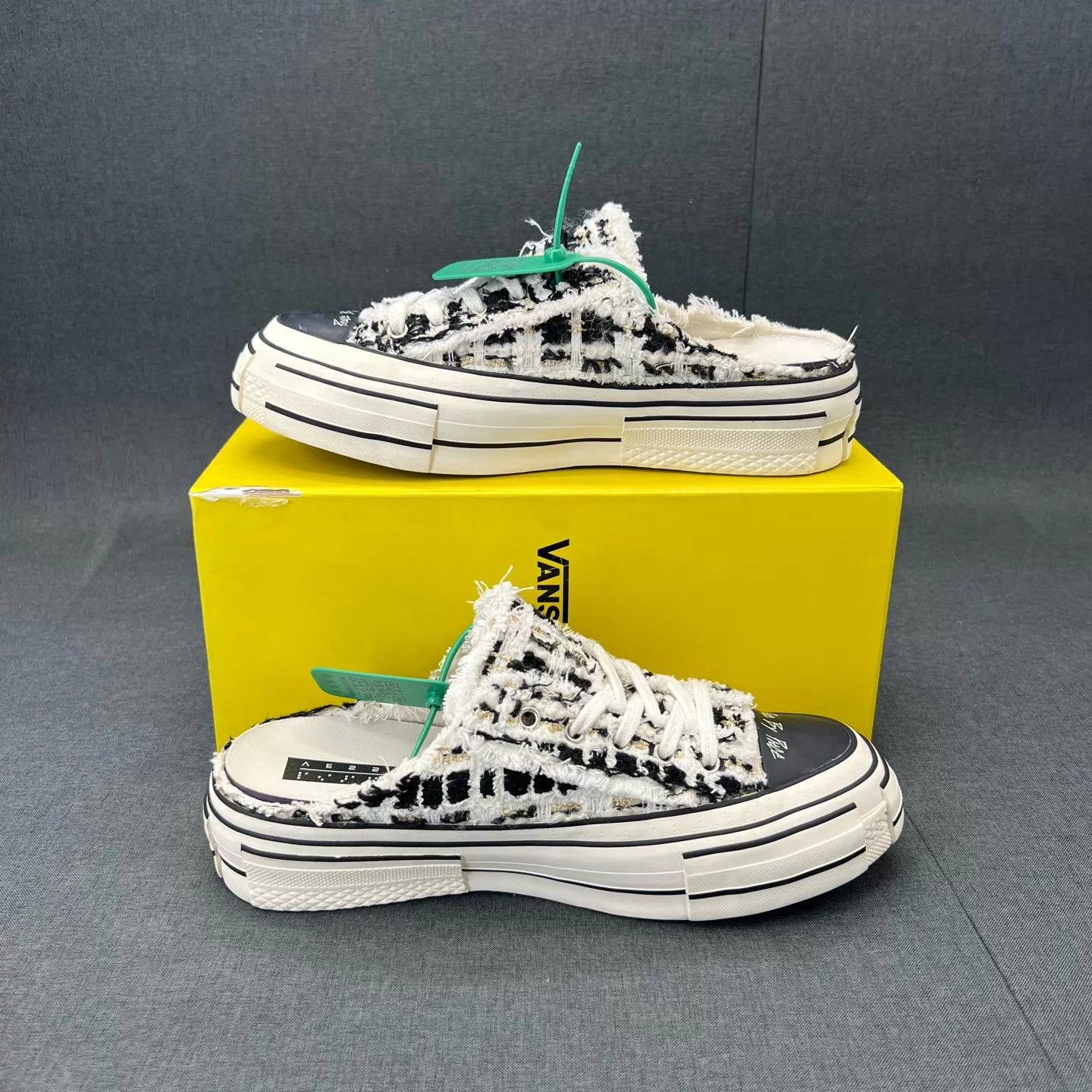 Other Vanness Wu Tassel Slip-On 42 Black & White LN 2-3 Worn Size US 9 / EU 42 - 3 Thumbnail