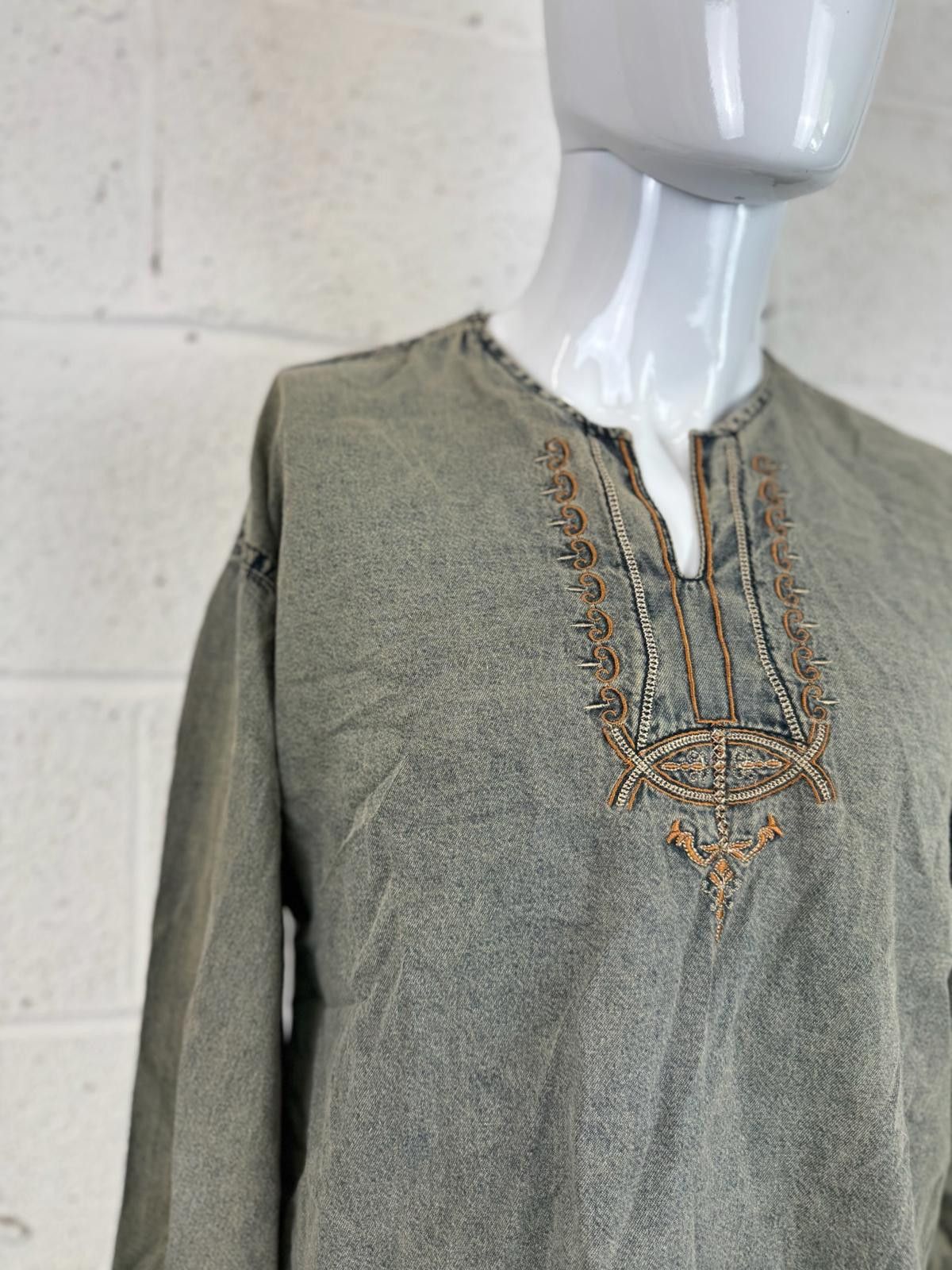 Versace Versace Men's Long Sleeve Embroidered Casual Top Size XL Size US XL / EU 56 / 4 - 4 Thumbnail