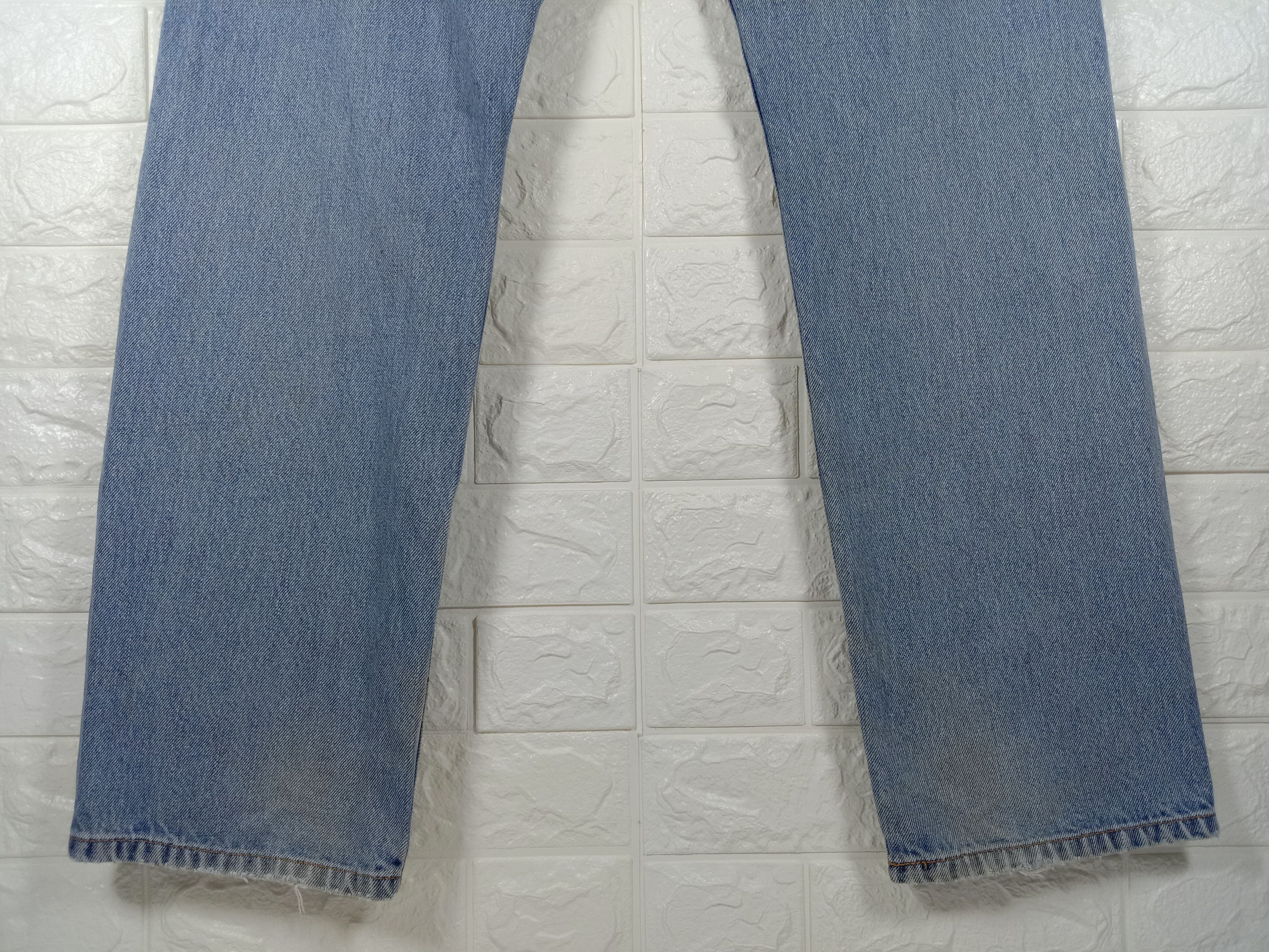 Levi's Vintage Levi's 505 Jeans Regular Fit Light Wash Denim Size US 33 - 8 Thumbnail