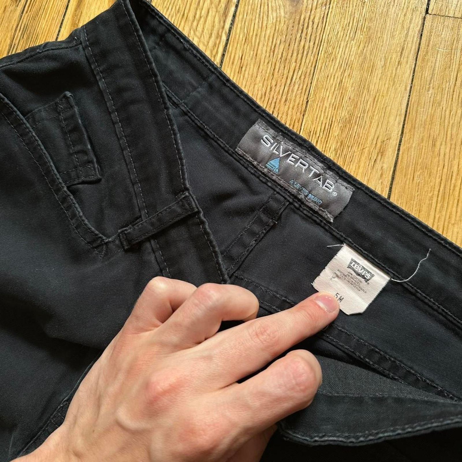 Levi's × Vintage Vintage 90s Y2K Black Low Rise Flare Levi’s Silvertab Pants Size 27" / US 4 / IT 40 - 3 Thumbnail