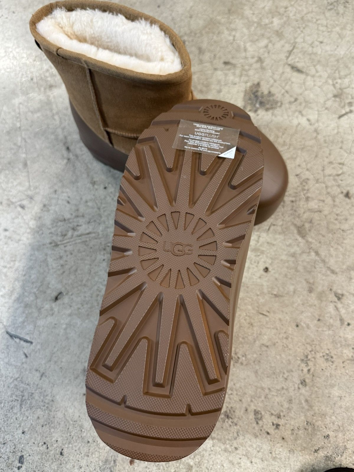 Ugg Ugg Mini Pumped Molded Boots Size US 10 / EU 43 - 5 Thumbnail