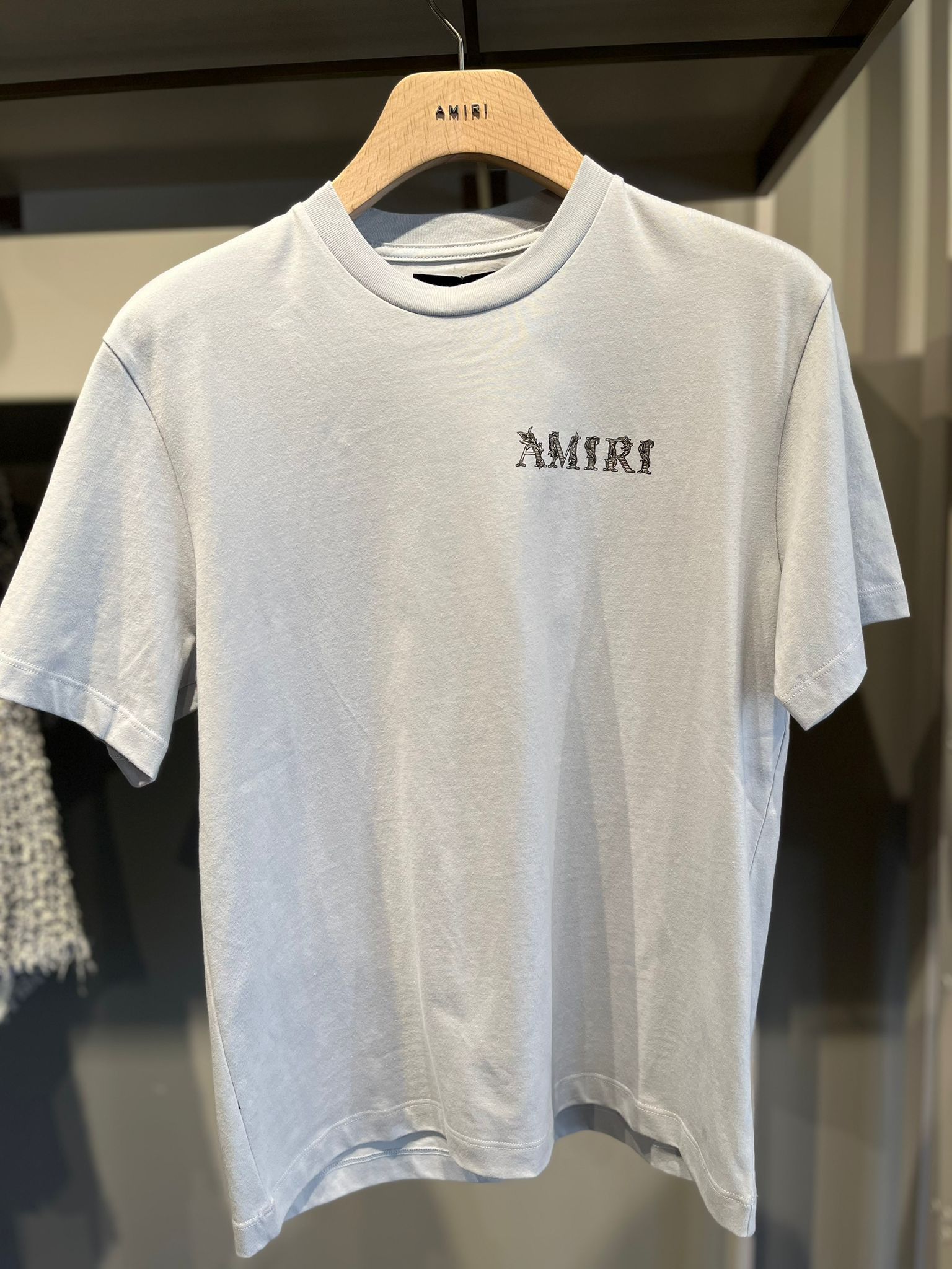 Amiri oc11z0525 Baroque Logo T-Shirt in Gray Dawn Size US S / EU 44-46 / 1 - 6 Thumbnail