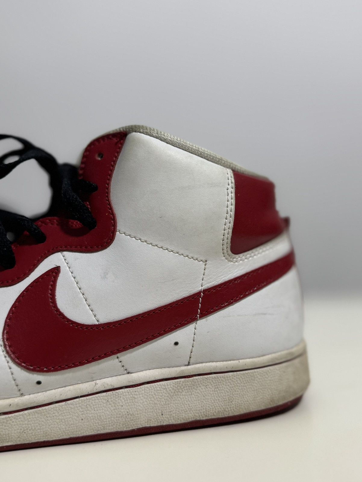 Nike Vintage 2009 Nike Mid University Red Sneakers 10.5 US Size US 10.5 / EU 43-44 - 6 Thumbnail