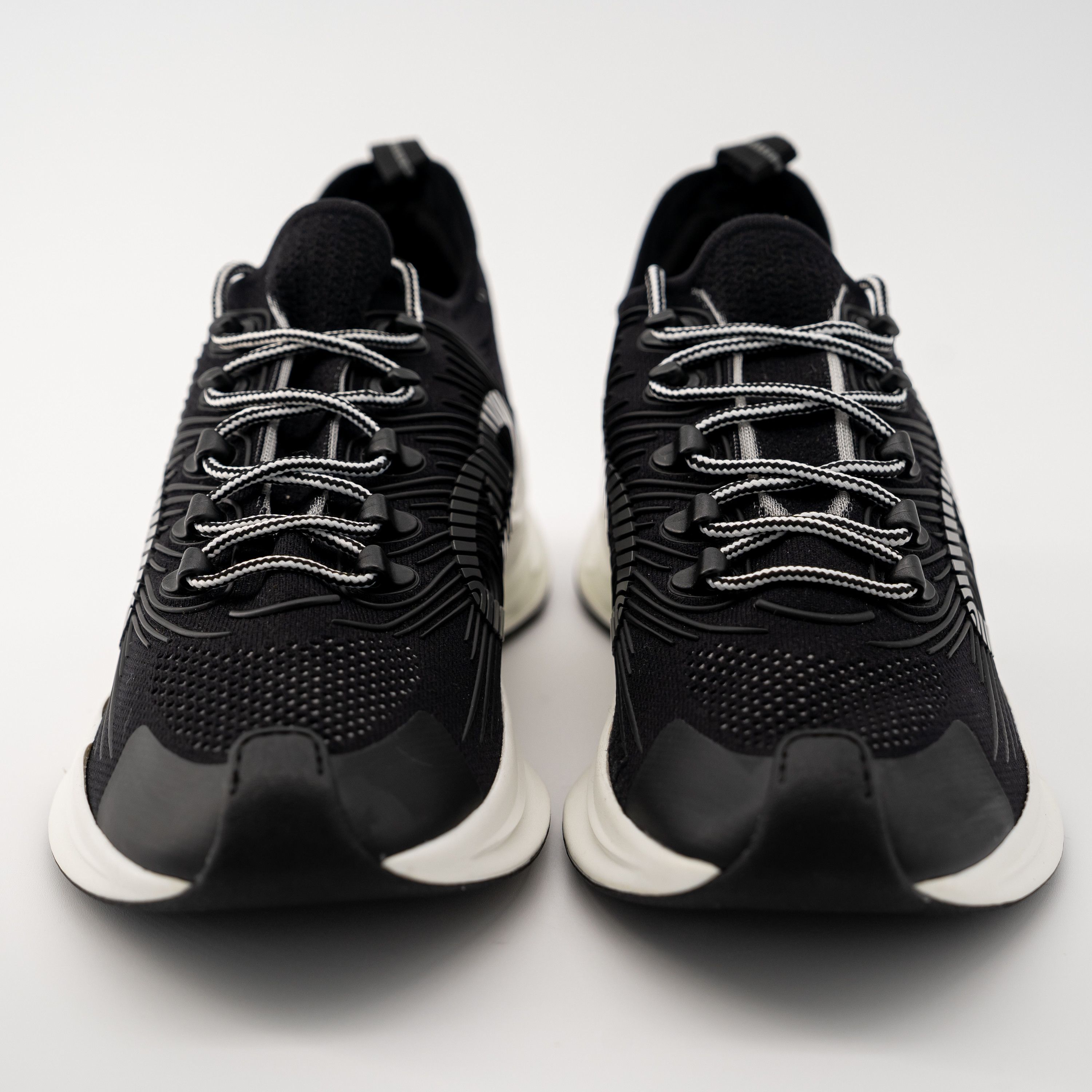 Gucci G 12.5 US 13 Gucci Run Sneaker Black White Knit GG Size US 13 / EU 46 - 2 Thumbnail