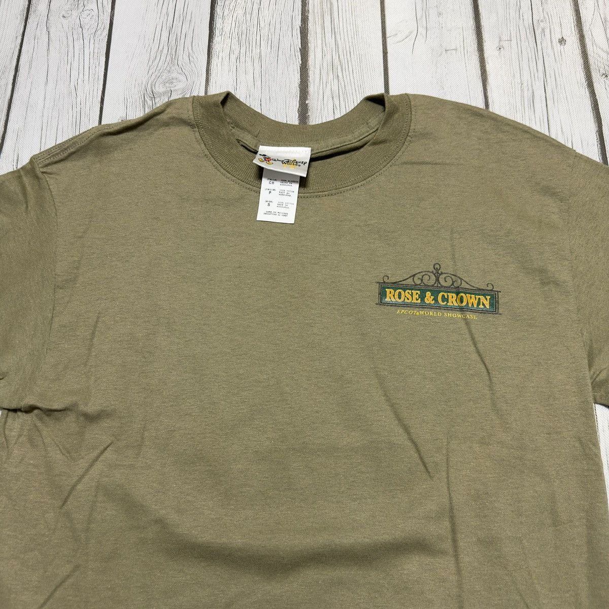 Disney × Vintage Vintage Rose & Crown Dining Room tee Size US S / EU 44-46 / 1 - 4 Thumbnail