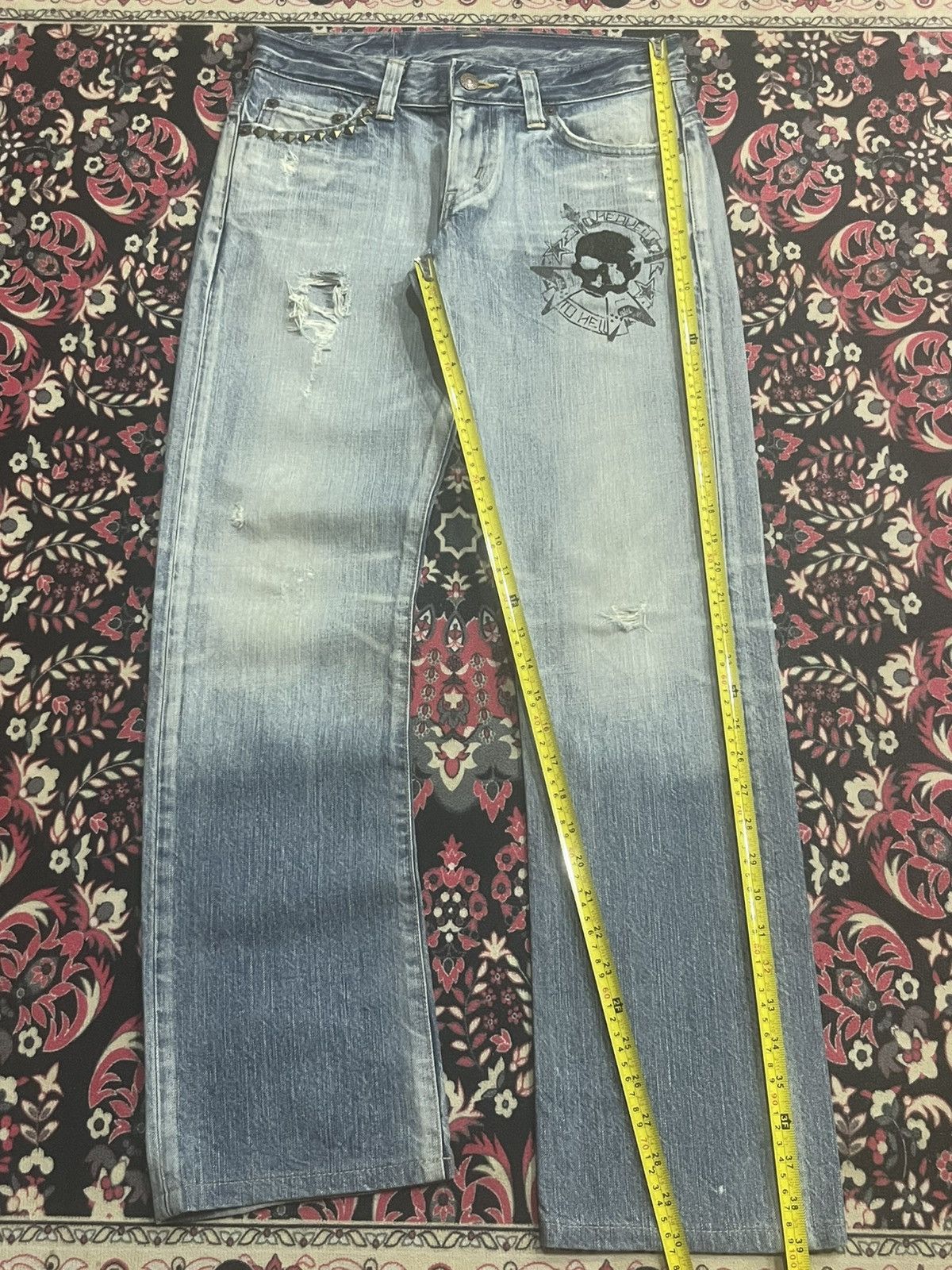Edwin Vintage Edwin Distress Light Wash Skull Graphic Stud Jeans Size 28" / US 6 / IT 42 - 13 Thumbnail