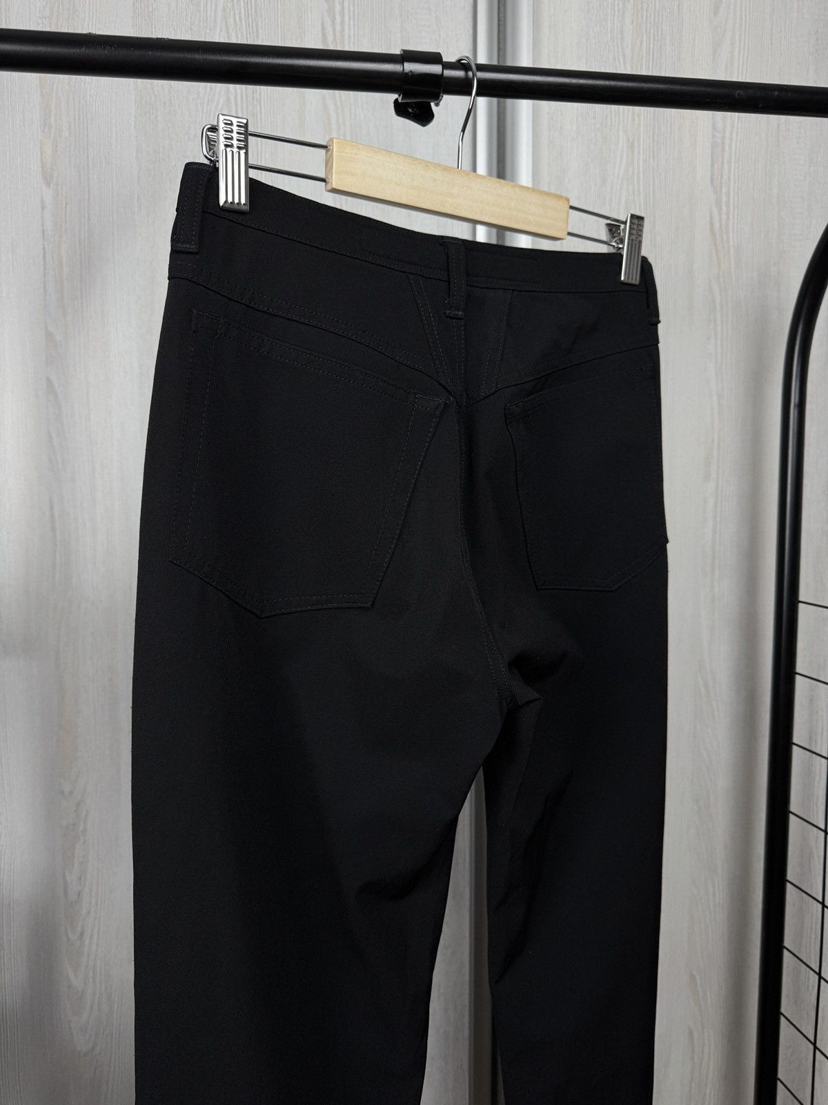 Marithe + Francois Girbaud Marithe Francois Girbaud black nylon stretch pants Size 27" / US 4 / IT 40 - 6 Thumbnail