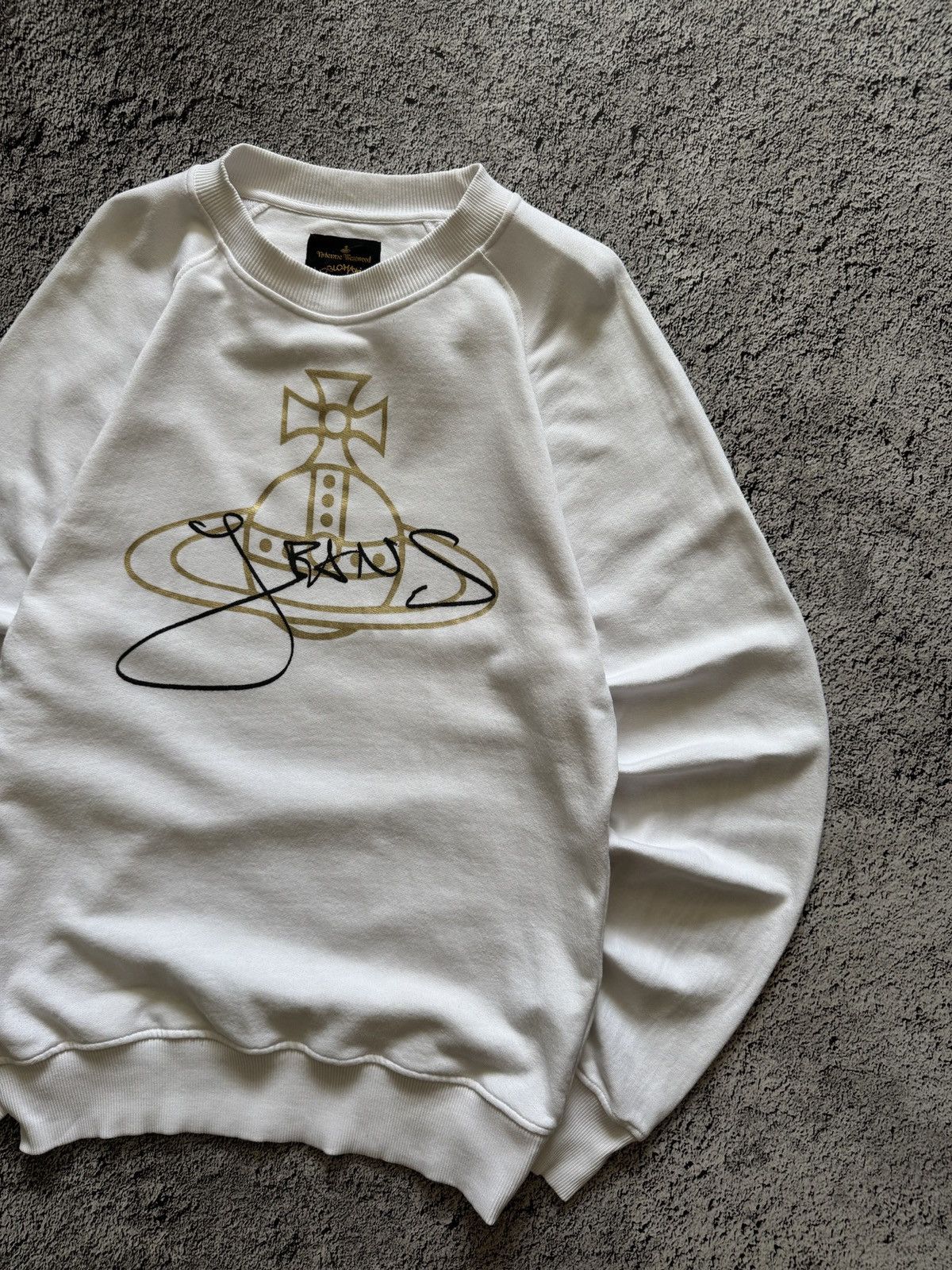 Vivienne Westwood Vivienne Westwood Vintage White Centre Logo Sweatshirt Size US S / EU 44-46 / 1 - 3 Thumbnail