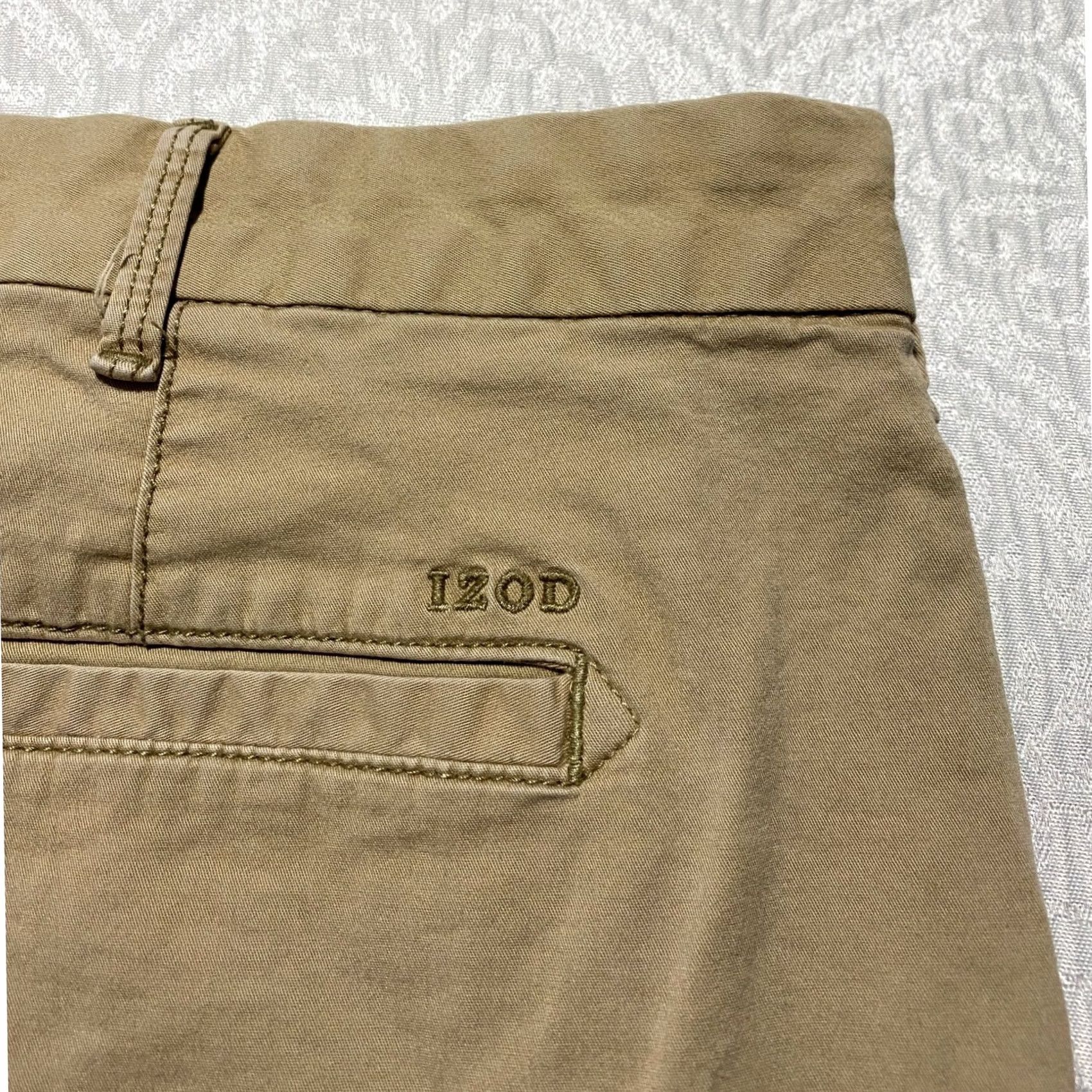 Izod IZOD Chino Shorts Regular 40 Mens Khaki Tan Stretch Cotton Breathable Zip Fly Pockets Embroidered Logo Solid Golf Casual Summer Size US 40 / EU 56 - 3 Thumbnail