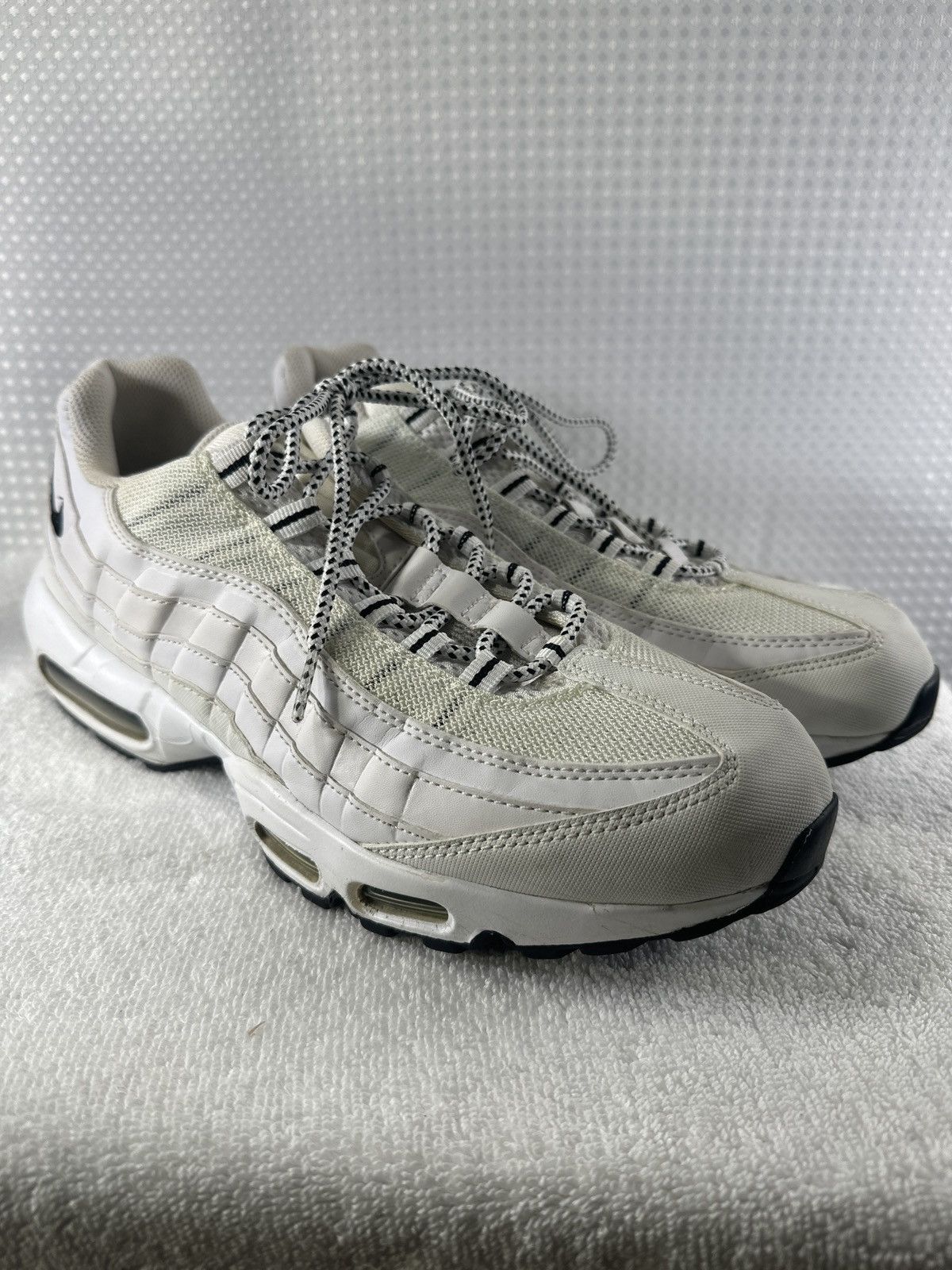 Nike Nike Air Max 95 White/White/Black Shoes Size US 12 / EU 45 - 2 Thumbnail