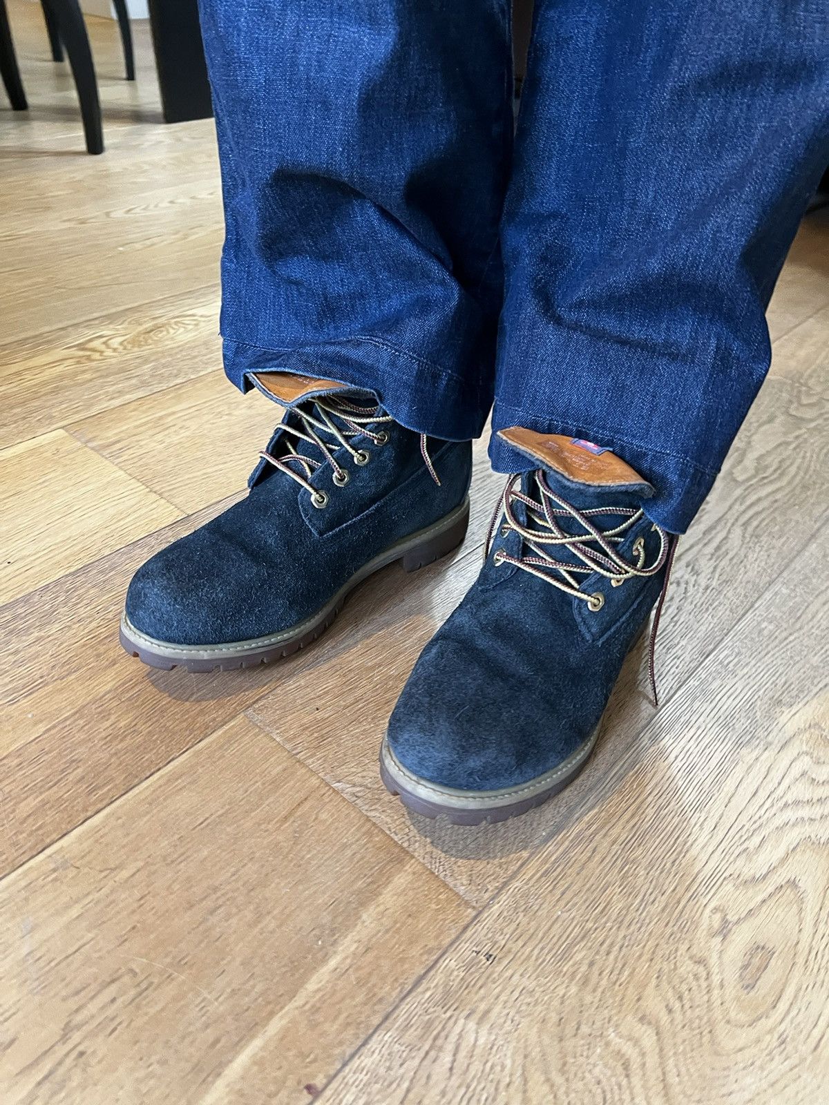 Timberland Unique Pair of Timberland Classic Suede Fluffy Black Size US 8.5 / EU 41-42 - 4 Thumbnail