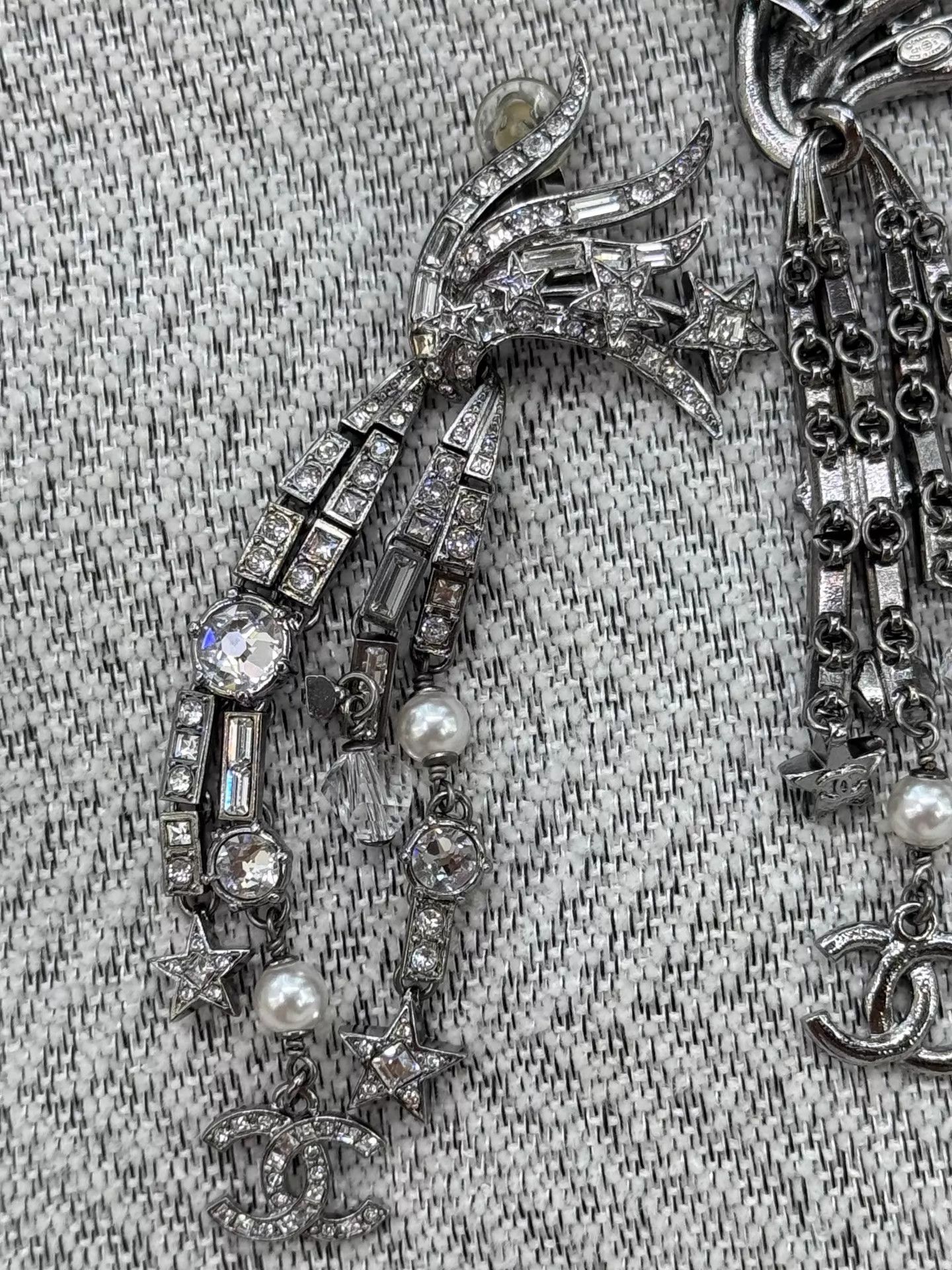 Chanel Chanel Comet Rhinestone Tassel Earclips Well-Crafted Size ONE SIZE - 5 Thumbnail