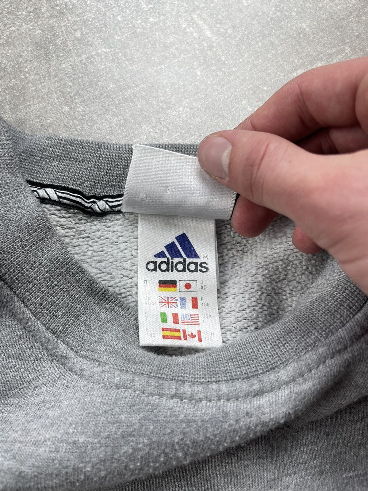 Adidas × Vintage Vintage Adidas 3-Stripes Sweatshirt Crewneck Y2K Size US L / EU 52-54 / 3 - 8 Thumbnail