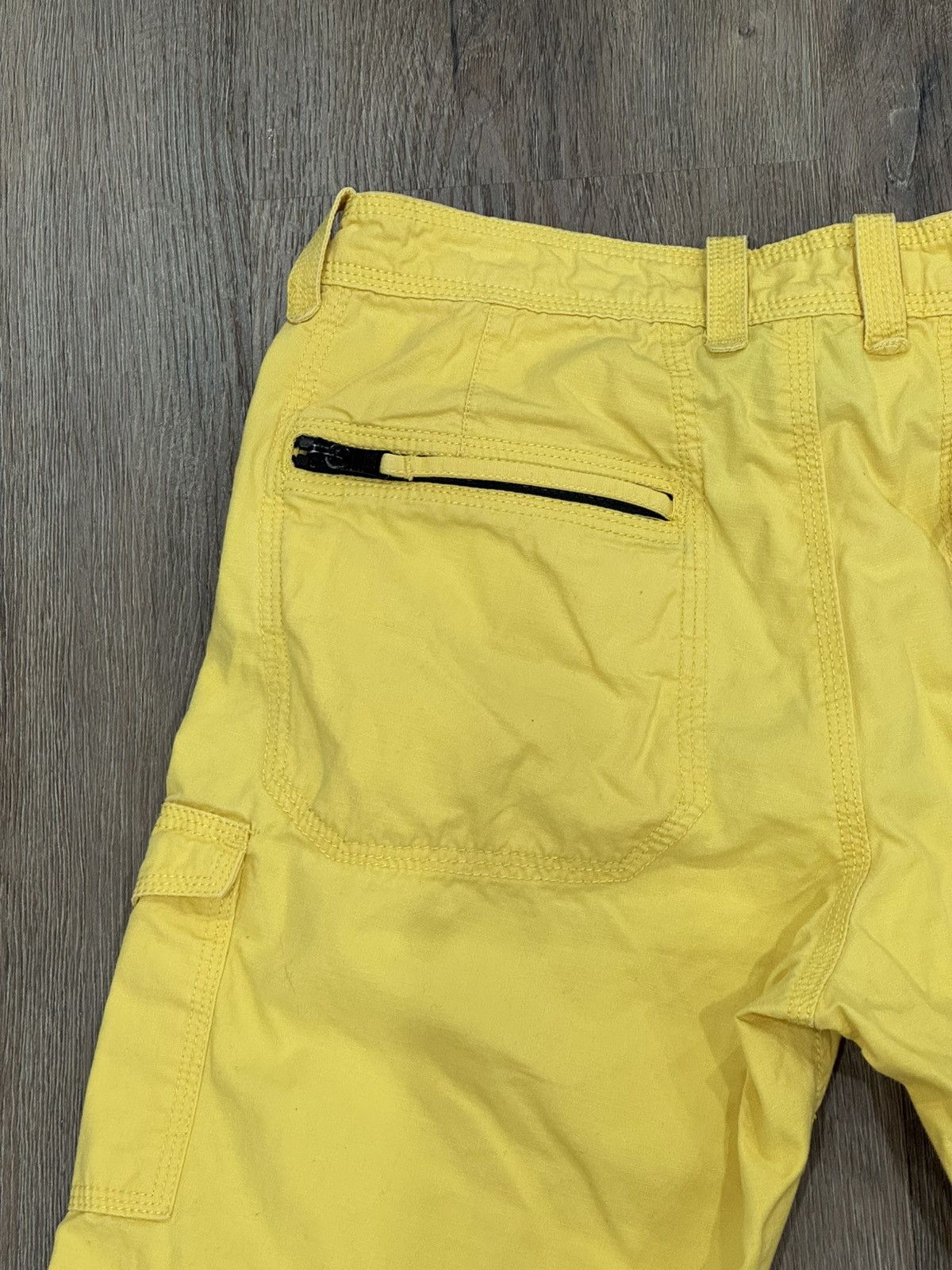 Armani Exchange Armani Exchange Utility Cargo Shorts Size US 29 - 14 Thumbnail
