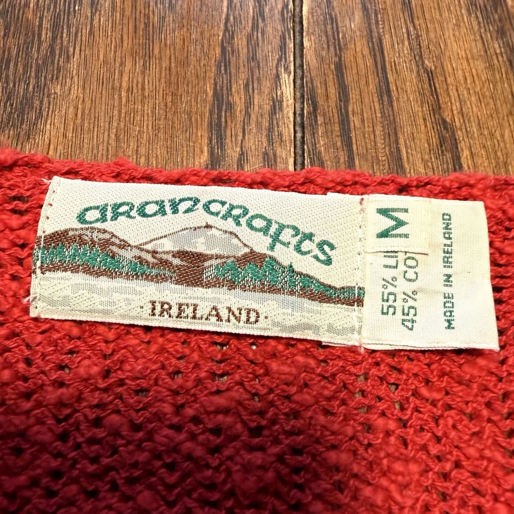 Vintage VINTAGE Aran Crafts Red Cardigan Sweater Cable Knit Button Linen Ireland Womens Medium Size M / US 6-8 / IT 42-44 - 2 Thumbnail