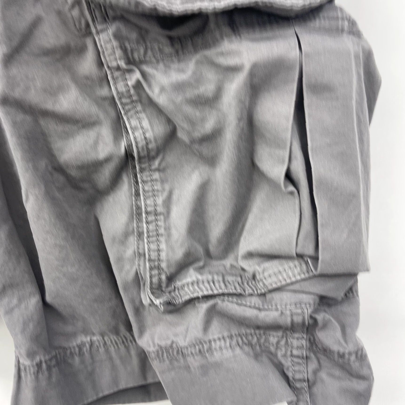 Club Monaco **Men's Club Monaco Cargo Shorts Large 36 Gray Zip Twill** User: Men's Club Monaco Cargo Shorts Large 36 Gray Zip Twill Size US 36 / EU 52 - 6 Thumbnail