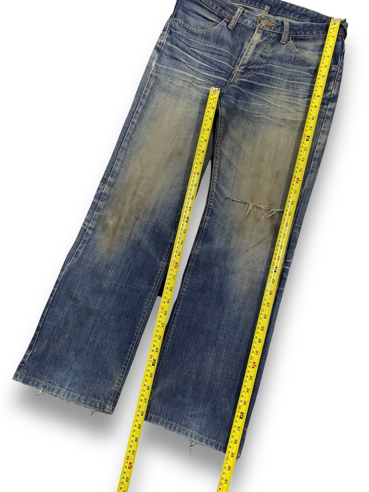Japanese Brand Vintage Distinction Stitched Mud Wash Loose Fit Grunge Jeans Size US 30 / EU 46 - 16 Thumbnail
