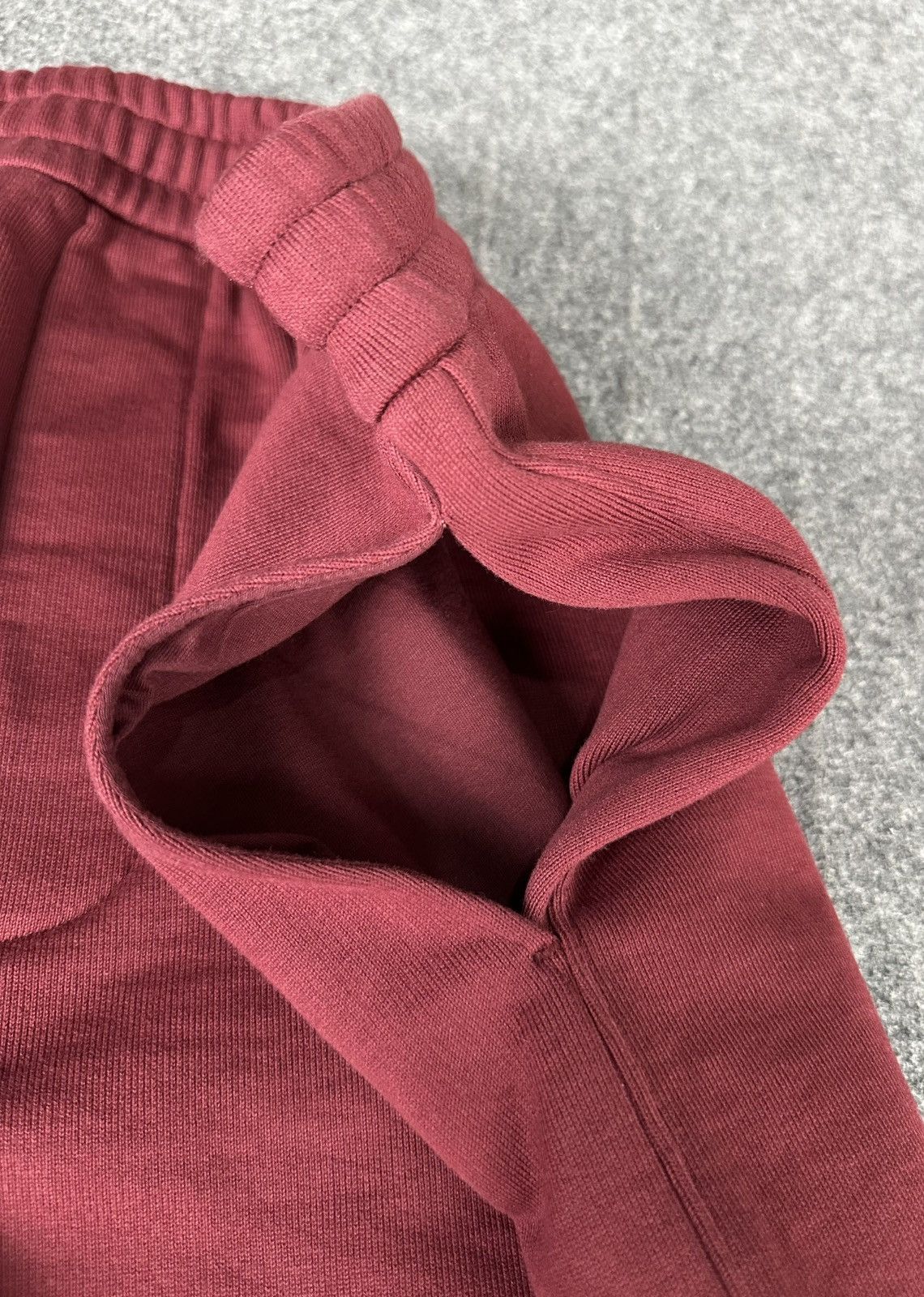 Prada Prada - S/S21 Burgundy Triangle Logo - Sweat Shorts Size US 32 / EU 48 - 8 Thumbnail