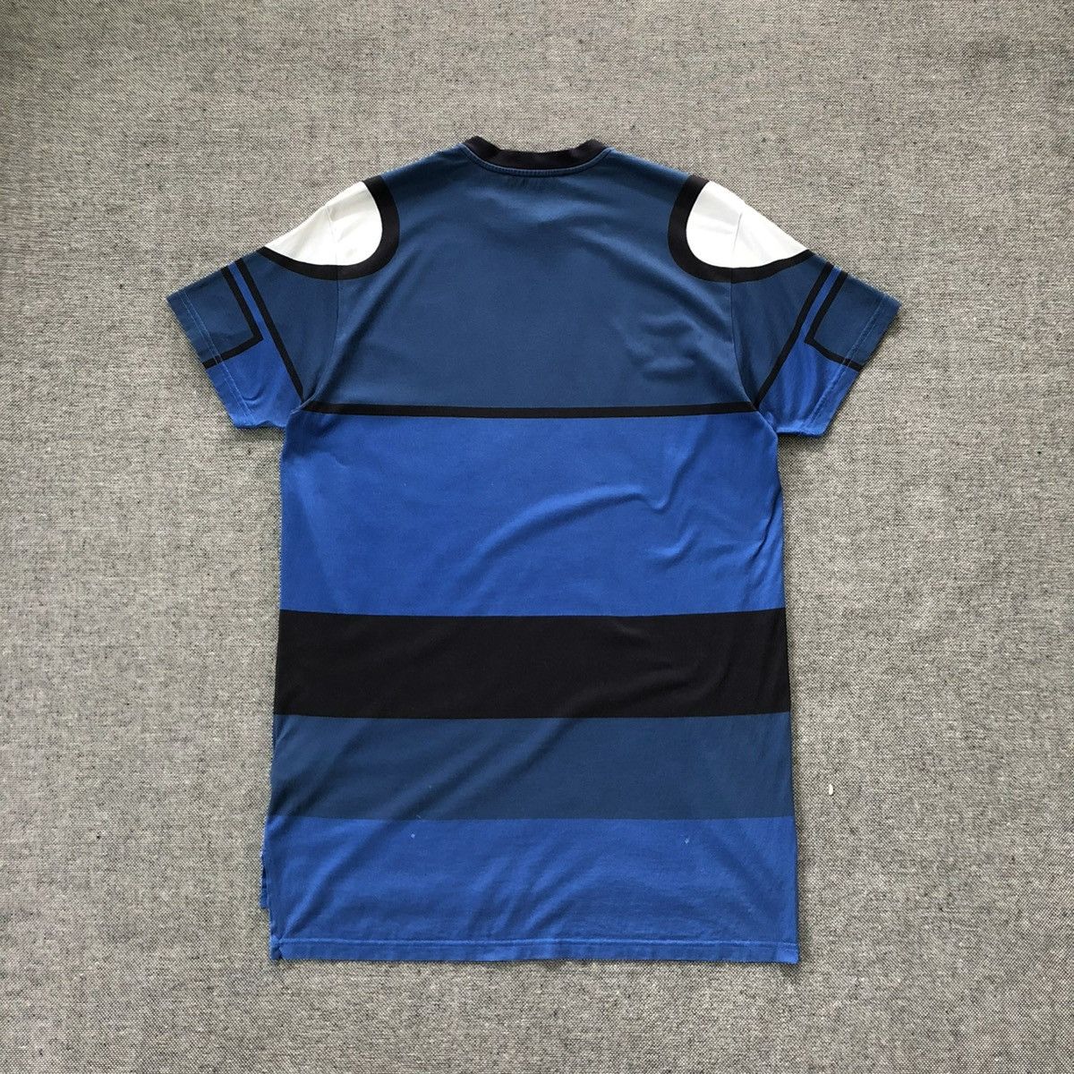 Givenchy GIVENCHY Rare Totem Overprint T-Shirt Size US XXS / EU 40 - 2 Thumbnail