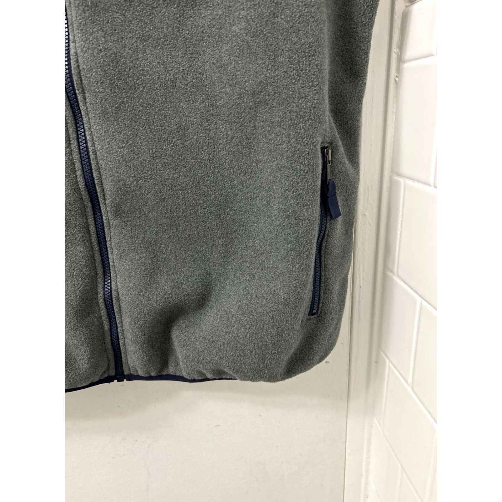 Patagonia Patagonia Synchilla Vest Mens XL Gray Navy Full Zip Snap Pockets Embroidered Logo Outdoor Active Wear Quilted Fleece Jacketless? Size US XL / EU 56 / 4 - 6 Thumbnail