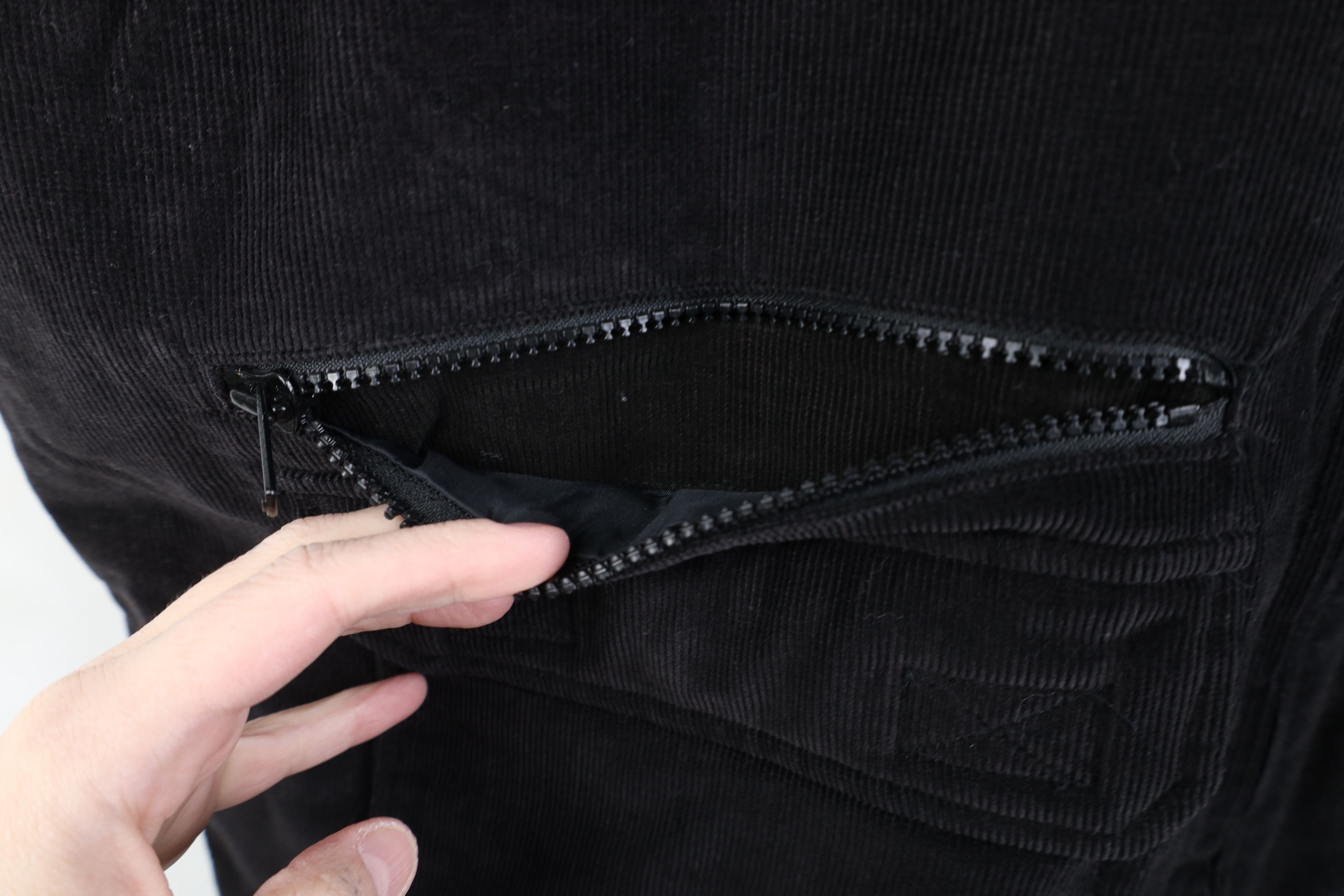Vintage Vintage 70s Streetwear Quilted Corduroy Vest Jacket Black Size US XL / EU 56 / 4 - 6 Thumbnail