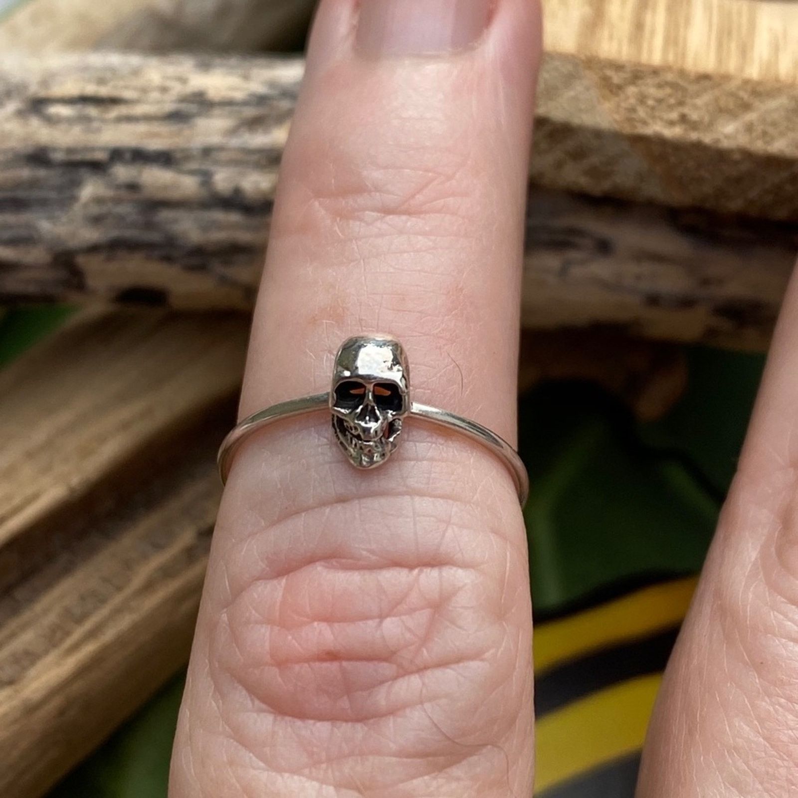 The Unbranded Brand Sterling Silver Skull With Hollow Eyes Ring Sizes 5,6,8,9 Size ONE SIZE - 1 Thumbnail
