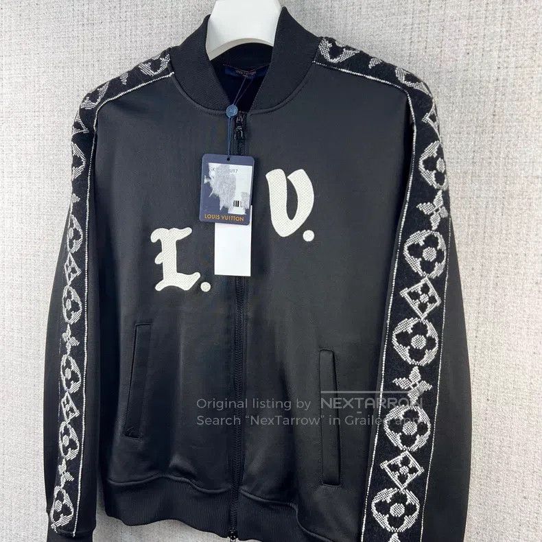 Louis Vuitton Louis Vuitton FW21 Sleeve Logo Print Blazer jacket Size US S / EU 44-46 / 1 - 2 Thumbnail