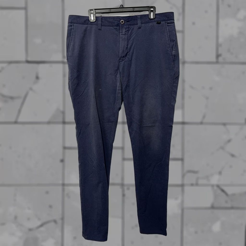 TravisMathew Travis Mathew Pants Mens 36x33 Chino Gray Blue Golf Regular Pants Size US 36 / EU 52 - 1 Thumbnail