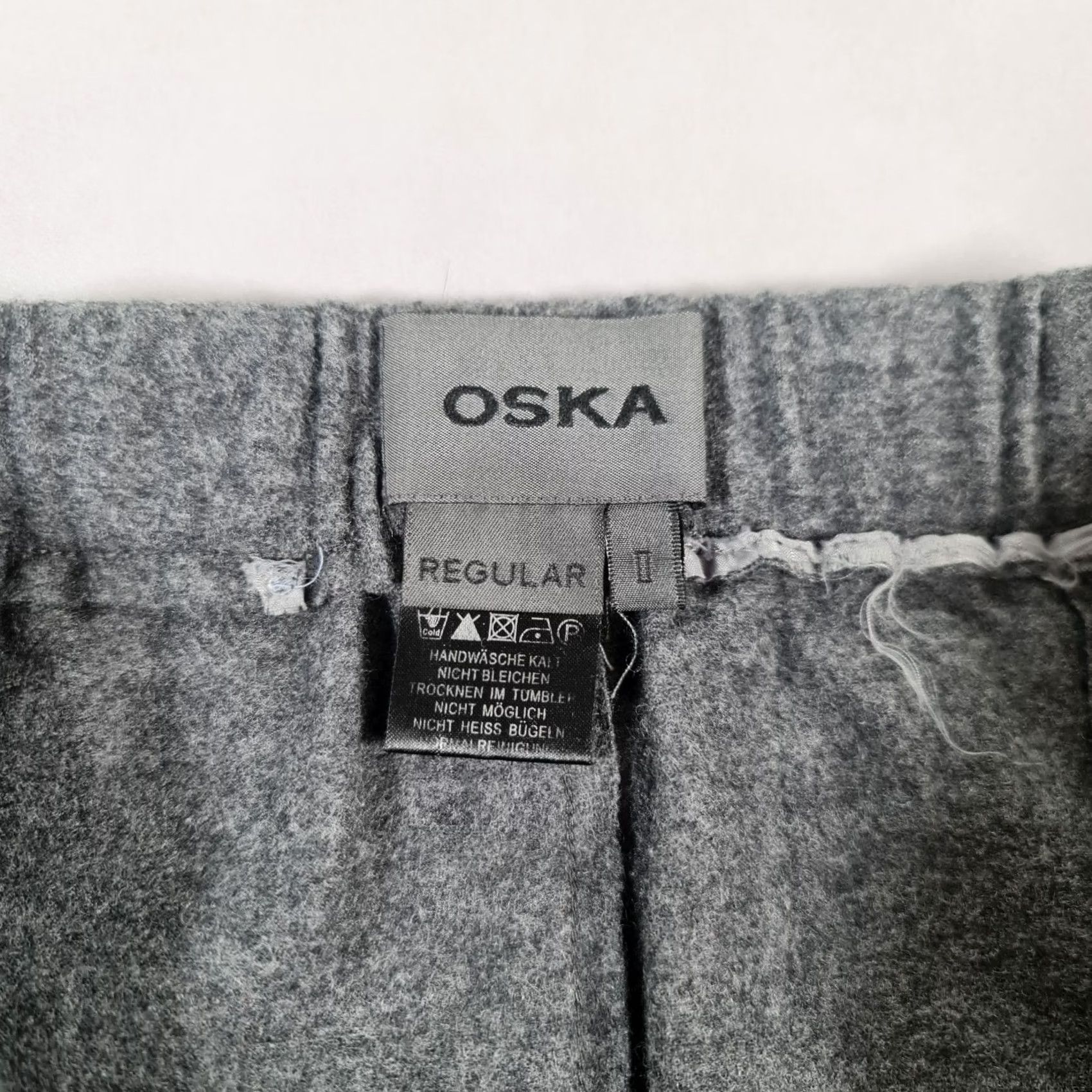 Vintage OSKA Grey Midi Wool Skirt - Comfortable Casual Knit Size 34" / US 12 / IT 48 - 4 Thumbnail