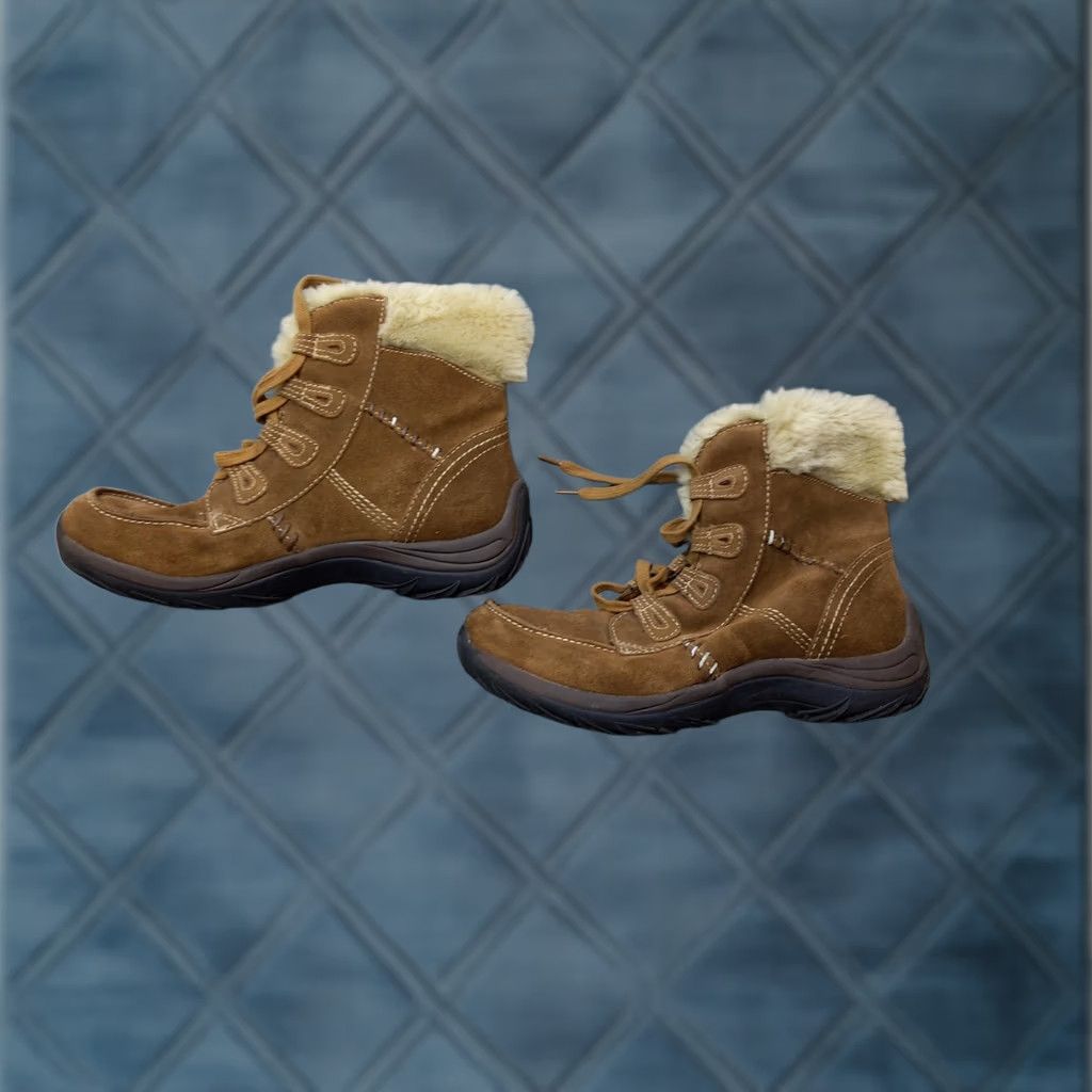 Vintage Bass Summit Snow Boots Womens Size 8 39 Brown Suede Faux Fur Ankle Lace Up Size US 8 / IT 38 - 1 Thumbnail