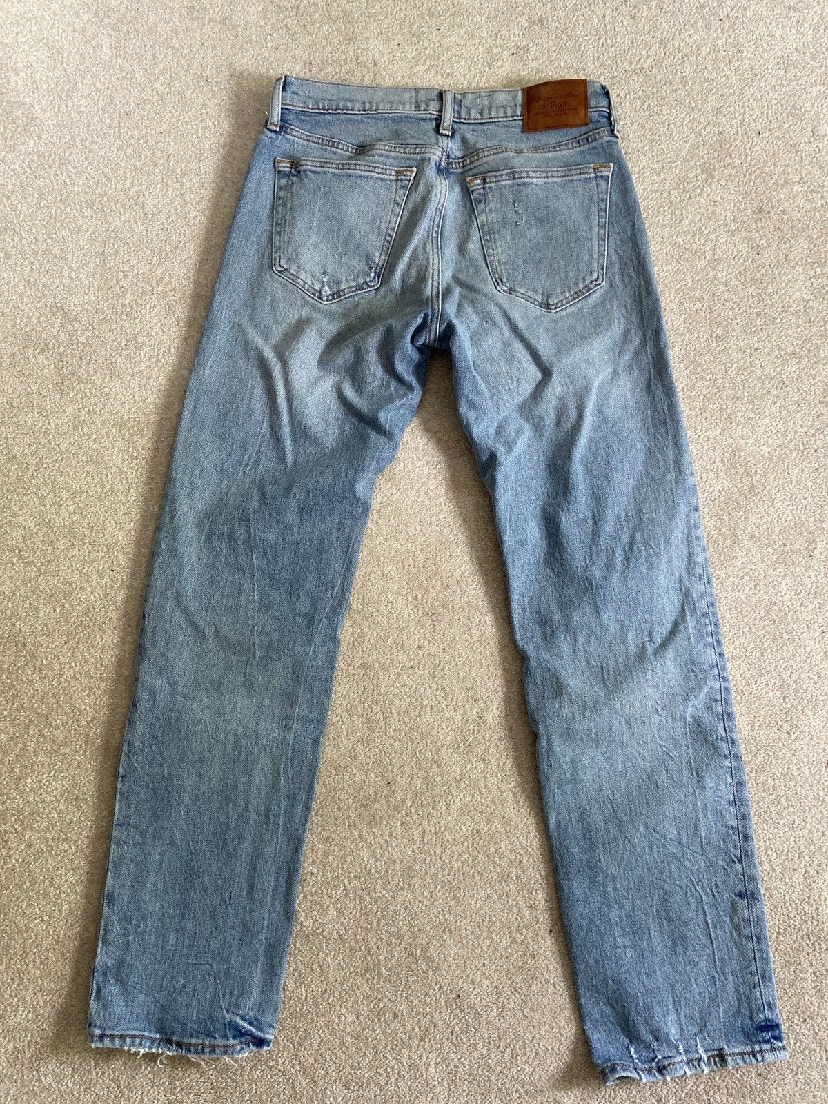 Abercrombie & Fitch Light blue 90s straight fit denim Size US 29 - 2 Thumbnail