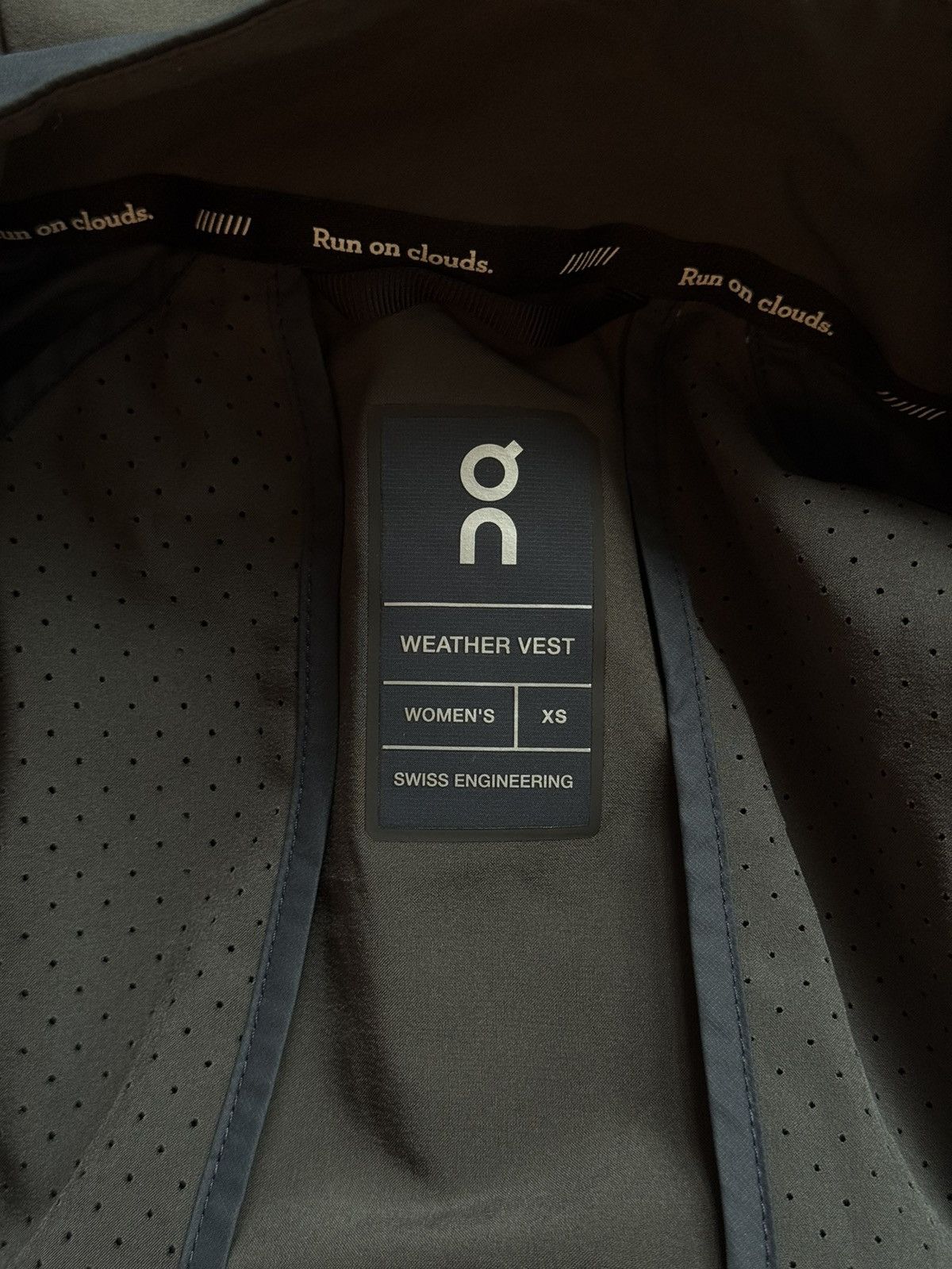 On On Cloud Running Weather vest gilet gorpcore style Size XS / US 0-2 / IT 36-38 - 5 Thumbnail