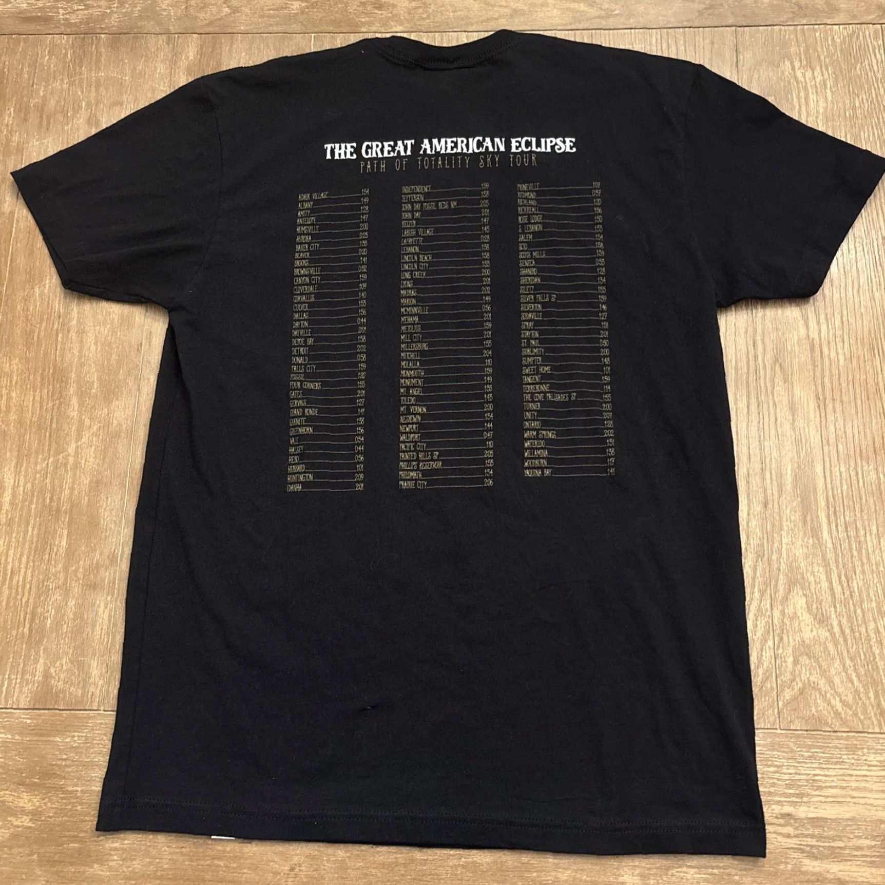 Greats VINTAGE Great American Eclipse Oregon USA 2017 T Shirt Adult Medium Black Totality EUC Mens Size US M / EU 48-50 / 2 - 6 Thumbnail