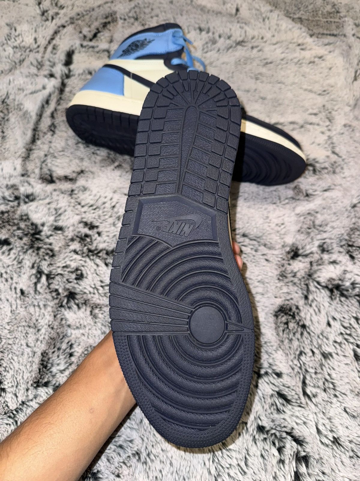 Jordan Brand Jordan 1 Retro High Obsidian Size US 11 / EU 44 - 8 Thumbnail