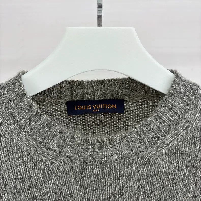 Louis Vuitton Louis Vuitton Bullet screen logo grey sweater Size US M / EU 48-50 / 2 - 3 Thumbnail