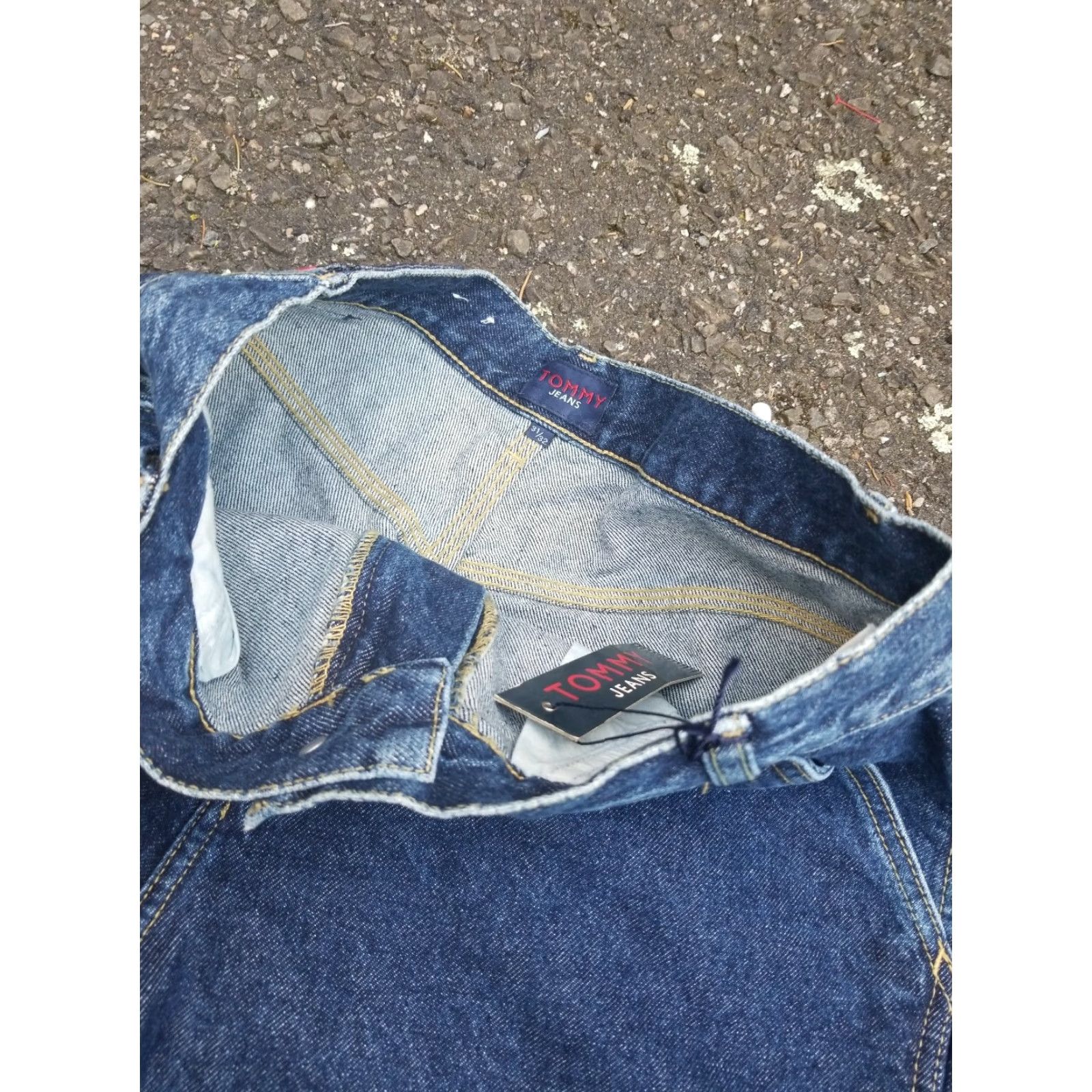 Tommy Hilfiger VINTAGE Tommy Hilfiger Patch Jeans 31x32 Blue 1990s Regular Mens/Unisex 31 Inseam 32 Tommy Jeans Spell Out Loop 31X32 Size US 31 - 4 Thumbnail
