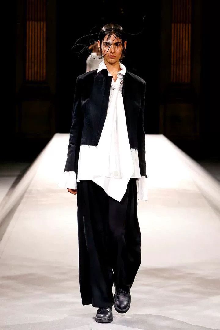 Yohji Yamamoto black cropped denim jacket by yohji yamamoto Size S / US 4 / IT 40 - 1 Thumbnail