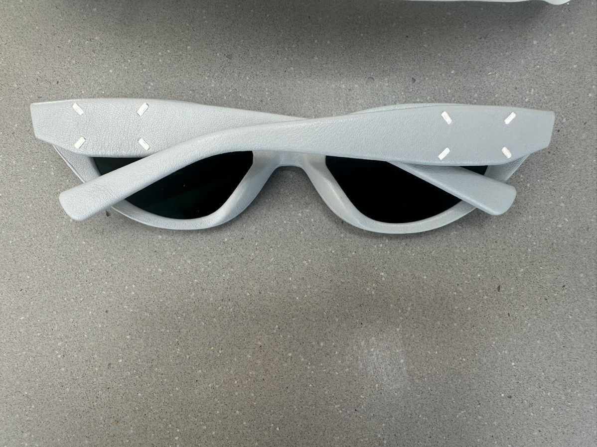Maison Margiela Grey leather cat eye Margiela sunnies Size ONE SIZE - 11 Thumbnail