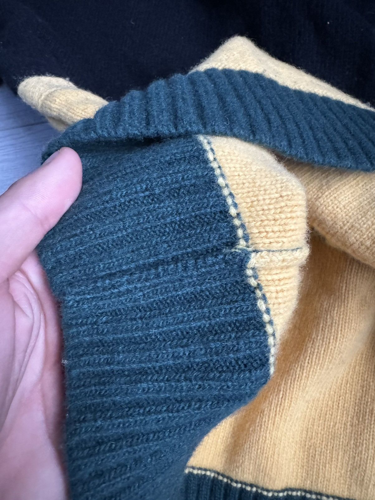 Off-White OFF-WHITE Color Block Logo Sweater Black/Yellow Men's Size US M / EU 48-50 / 2 - 12 Thumbnail