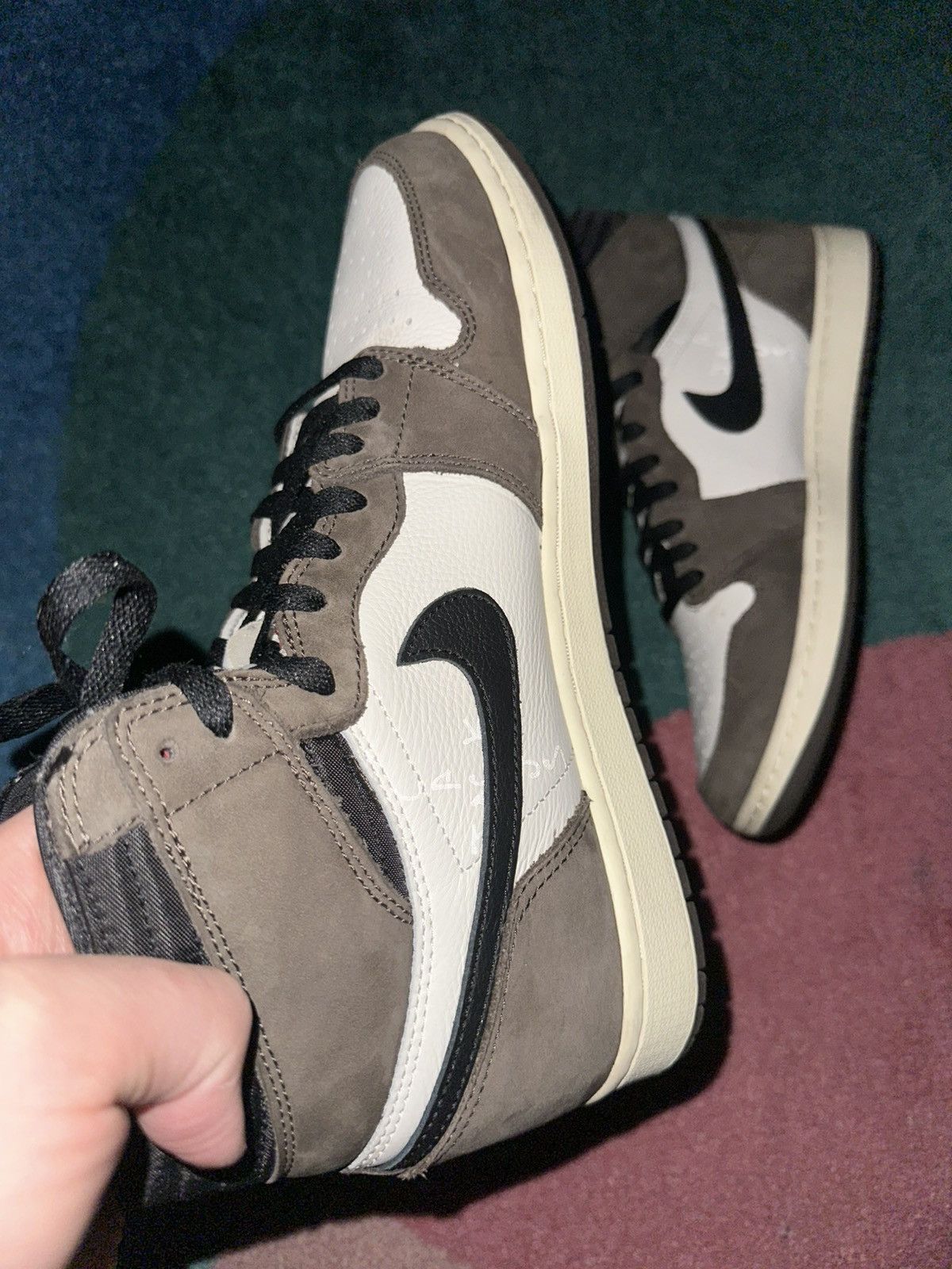 Jordan Brand × Nike × Travis Scott Travis Scott x Air Jordan 1 Retro High OG ‘Mocha’ Size US 11.5 / EU 44-45 - 24 Thumbnail