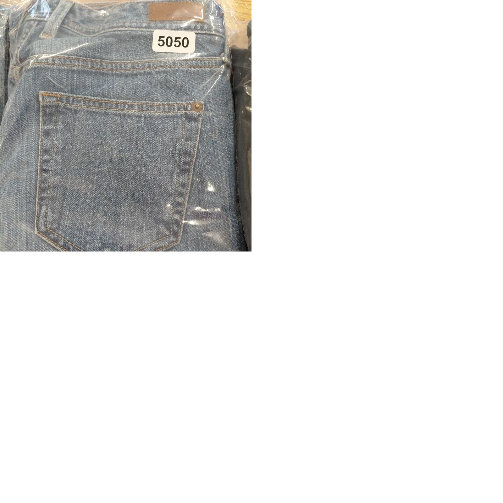 Eddie Bauer Eddie Bauer Jeans Women’s Size 6 L Blue Classic Fit Straight Leg Medium Wash Shirt? Size 28" / US 6 / IT 42 - 9 Thumbnail