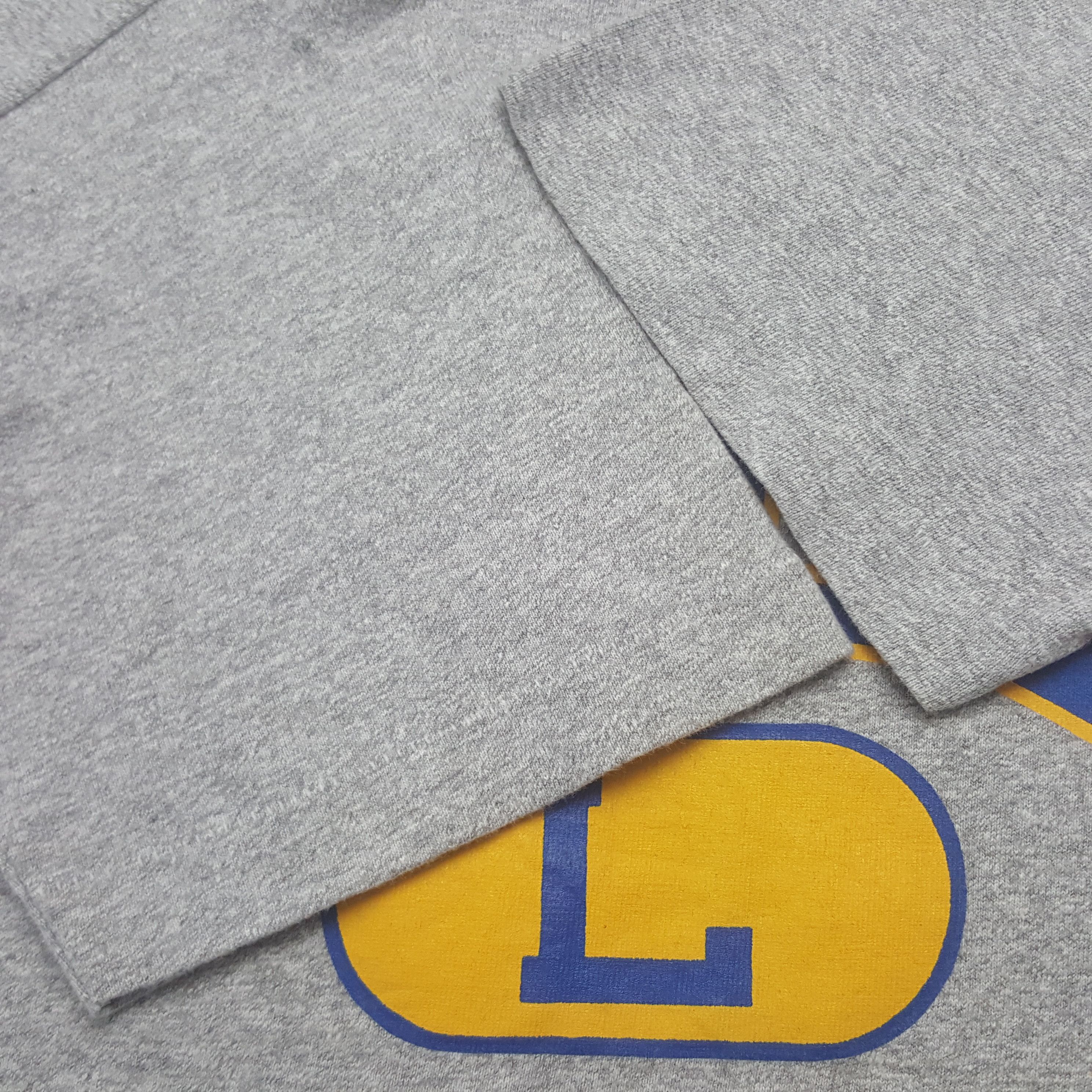 Vintage Vintage 90’s UCLA Athletics Tshirt Size US M / EU 48-50 / 2 - 6 Thumbnail