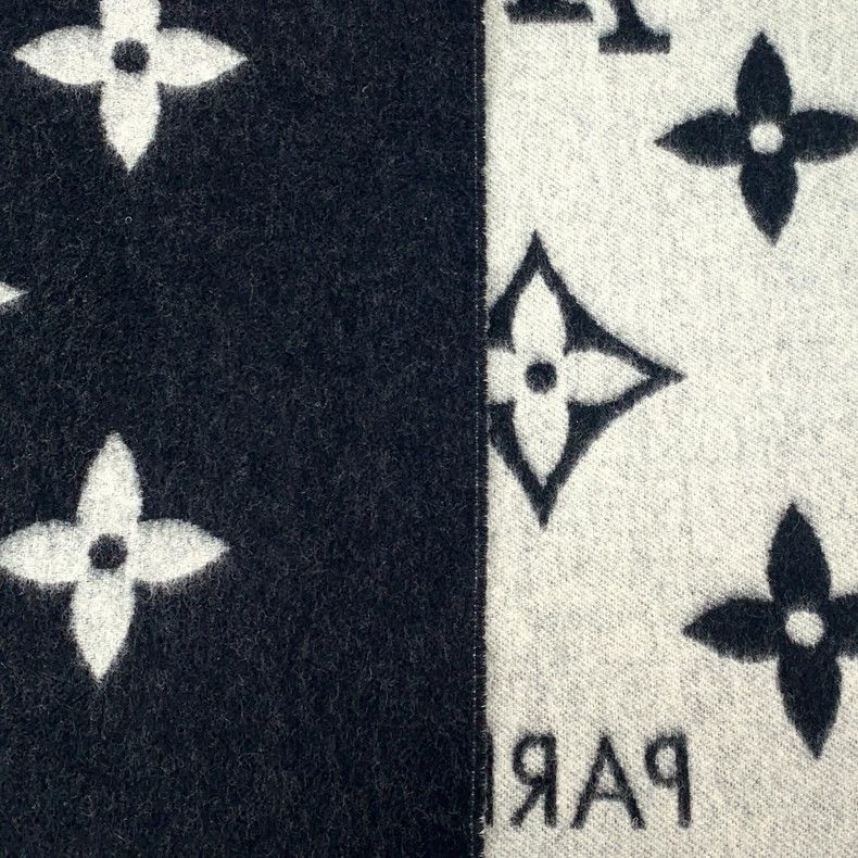 Louis Vuitton Louis Vuitton Black logo floral print cashmere tassel scar Size ONE SIZE - 8 Thumbnail