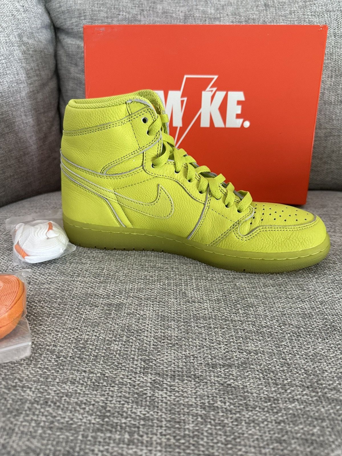 Jordan Brand Jordan 1 Retro High Gatorade Cyber Size US 9.5 / EU 42-43 - 8 Thumbnail