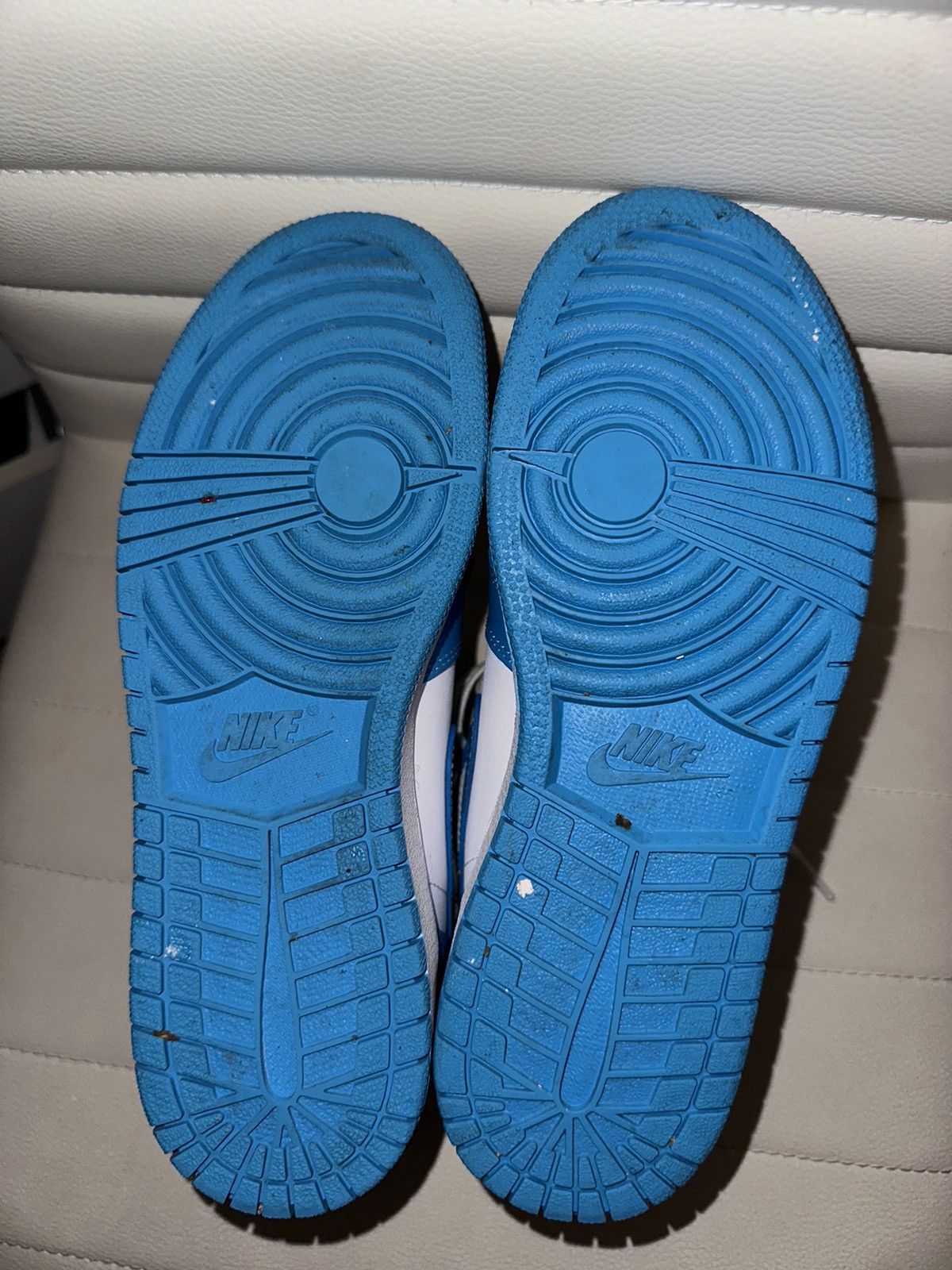 Vintage UNC Jordan Retro 1 Size US 5.5 / IT 35.5 - 9 Thumbnail